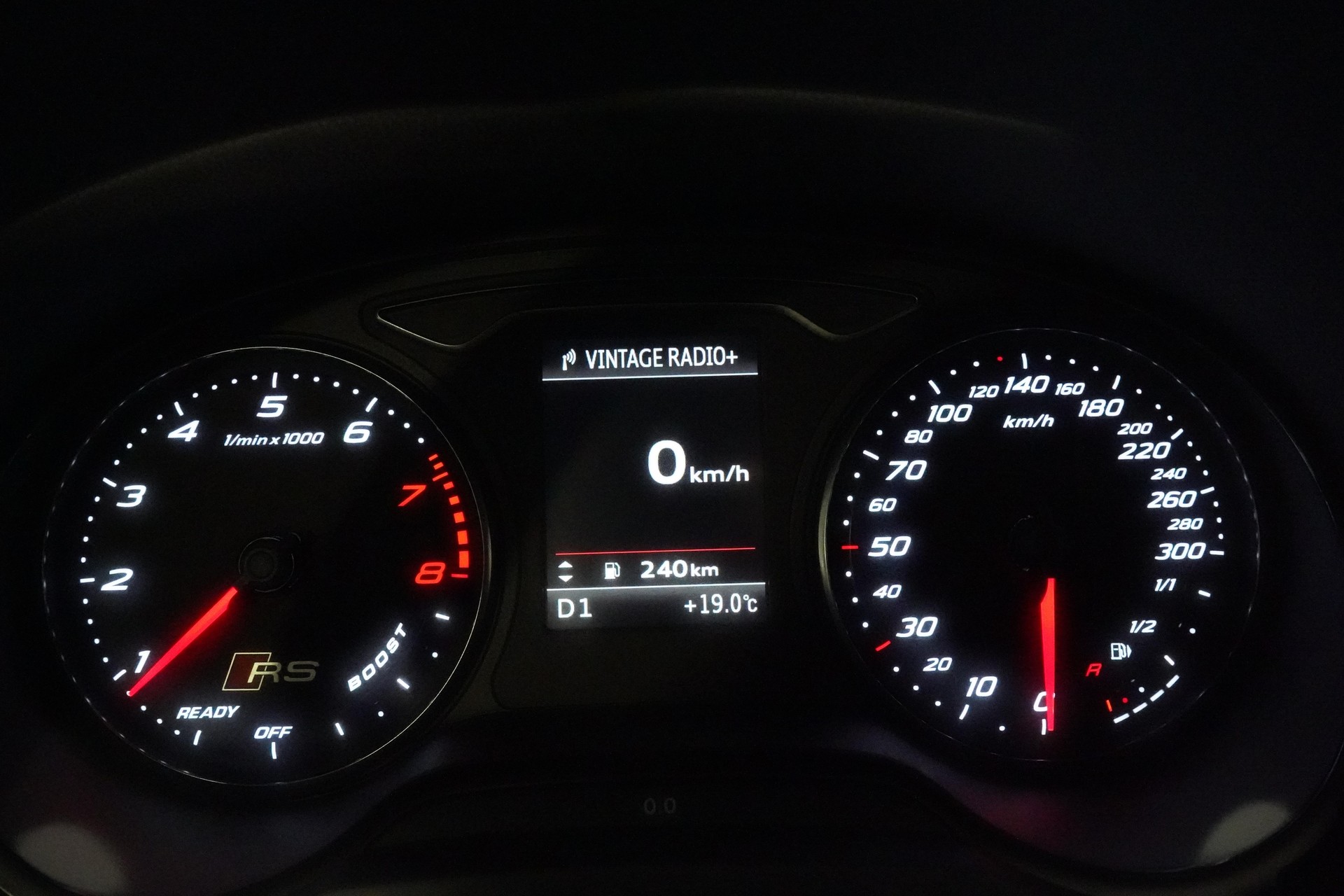 AUDI RS3 Sportback 2.5 T FSI quattro S-Tronic-image-10