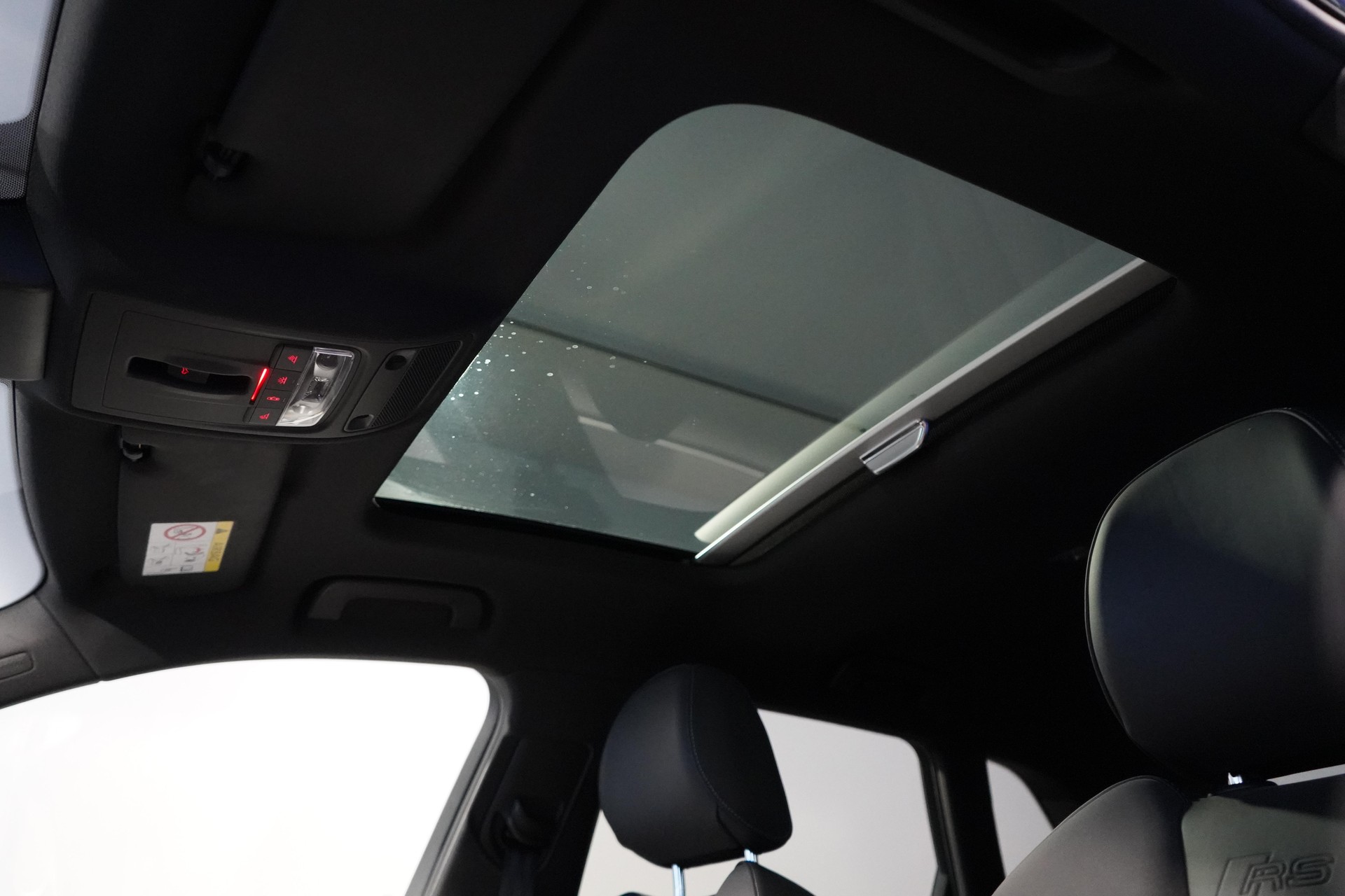 AUDI RS3 Sportback 2.5 T FSI quattro S-Tronic-image-14