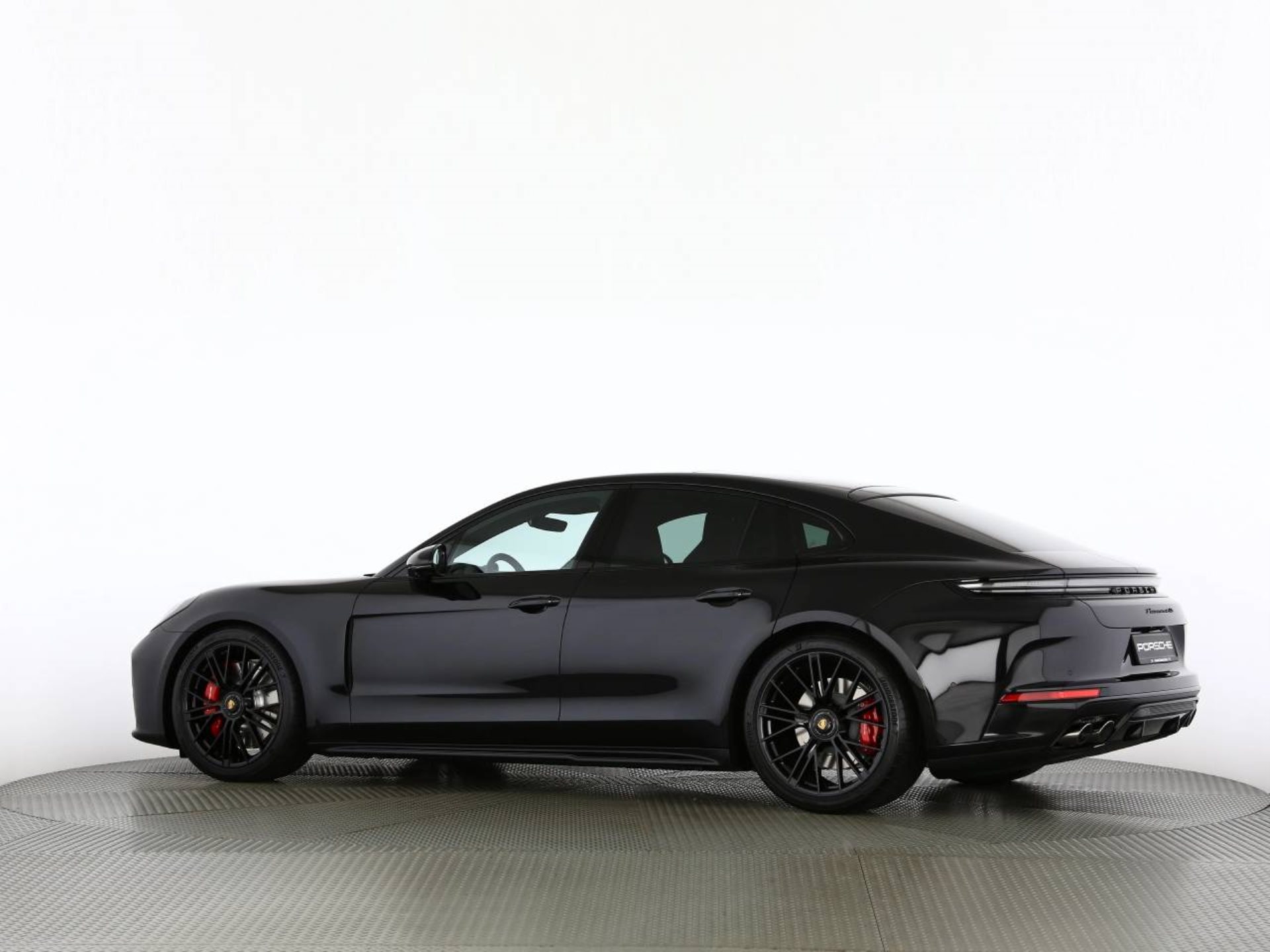 PORSCHE Panamera GTS-image-14