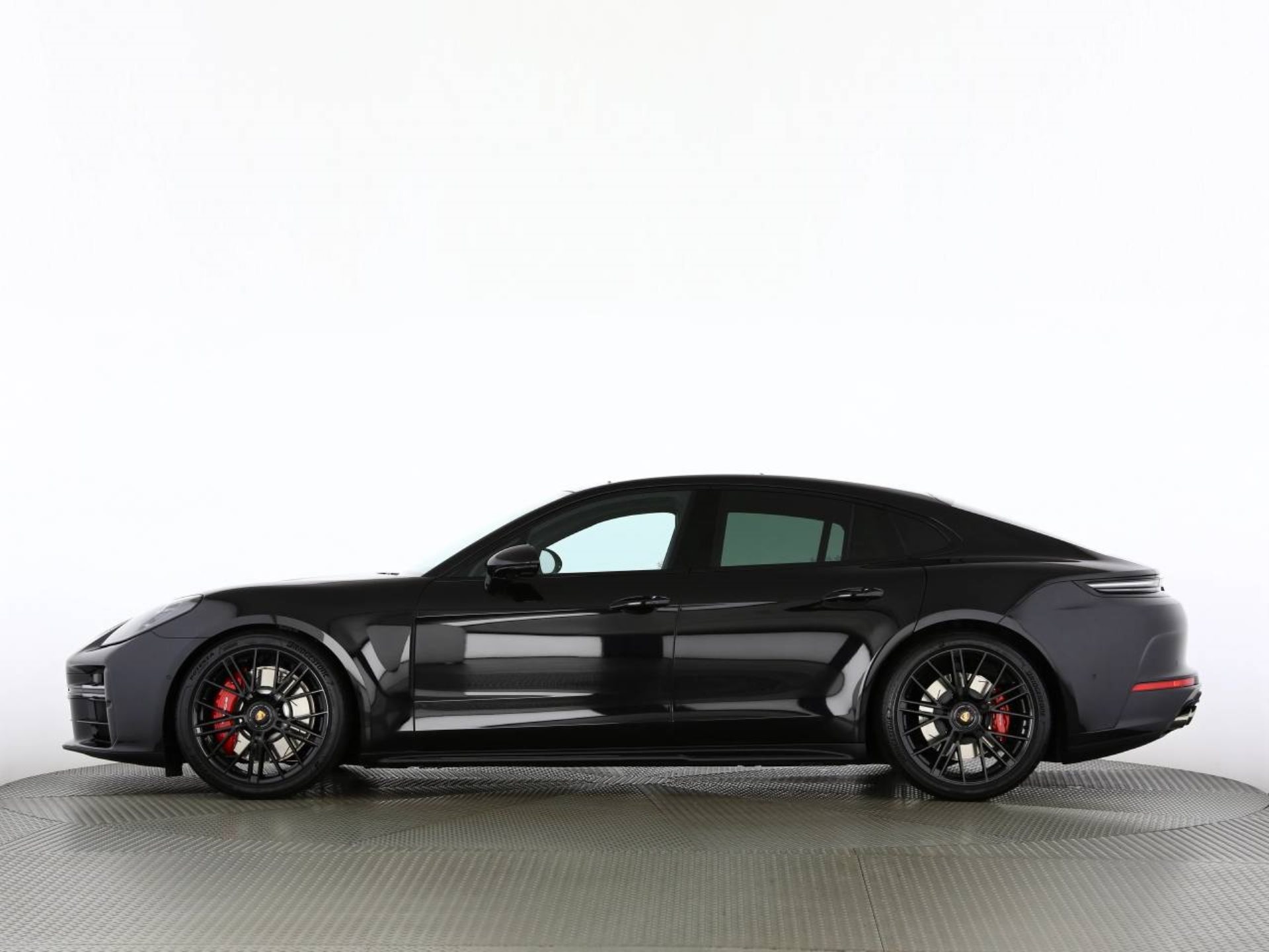 PORSCHE Panamera GTS-image-12