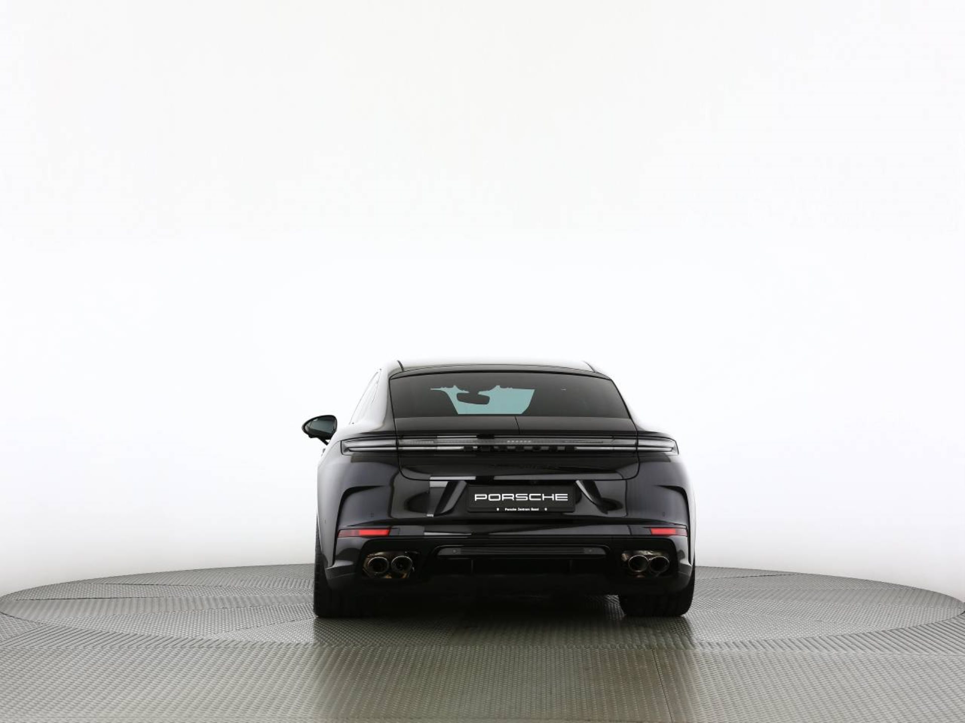PORSCHE Panamera GTS-image-17