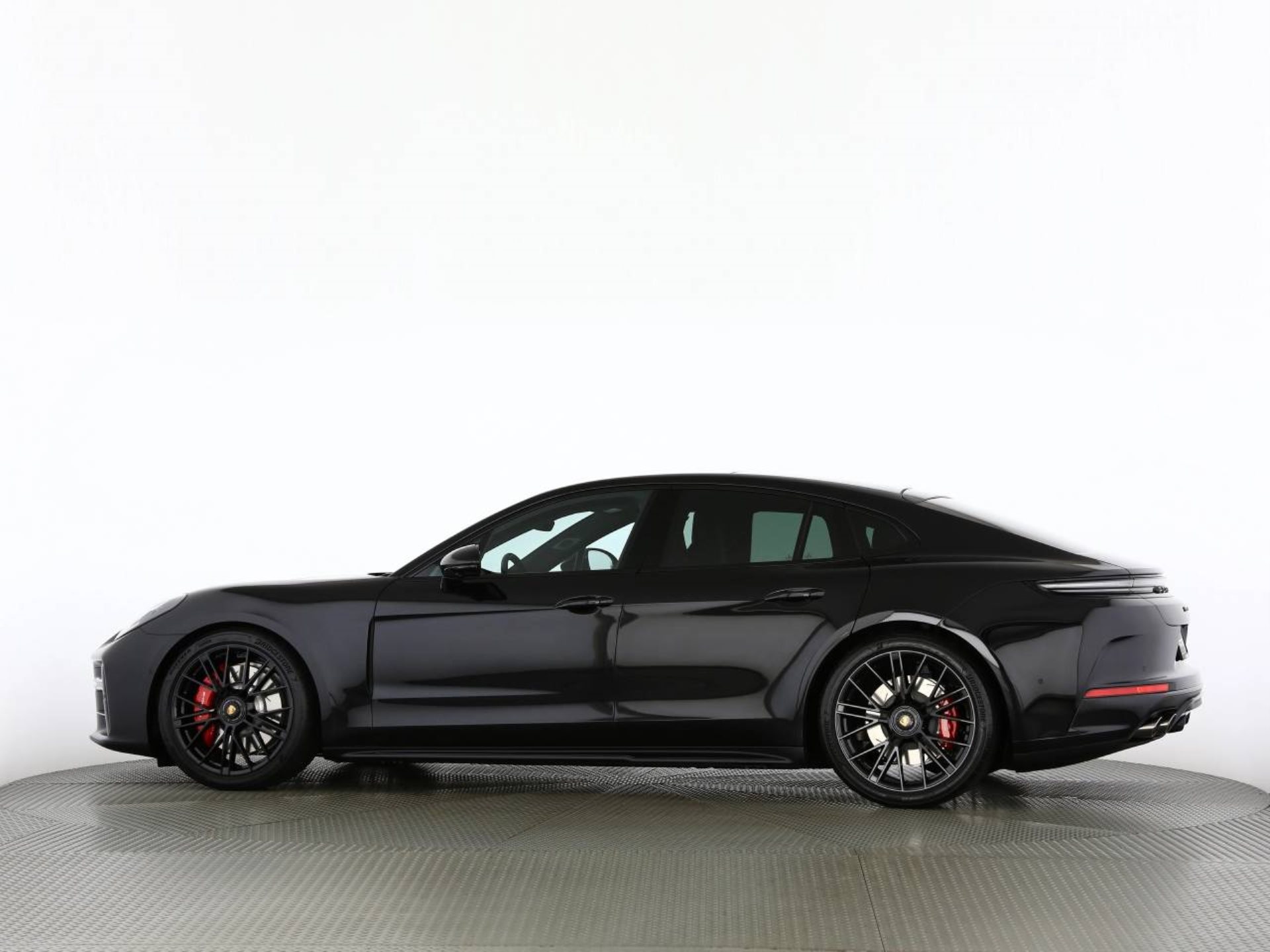 PORSCHE Panamera GTS-image-13