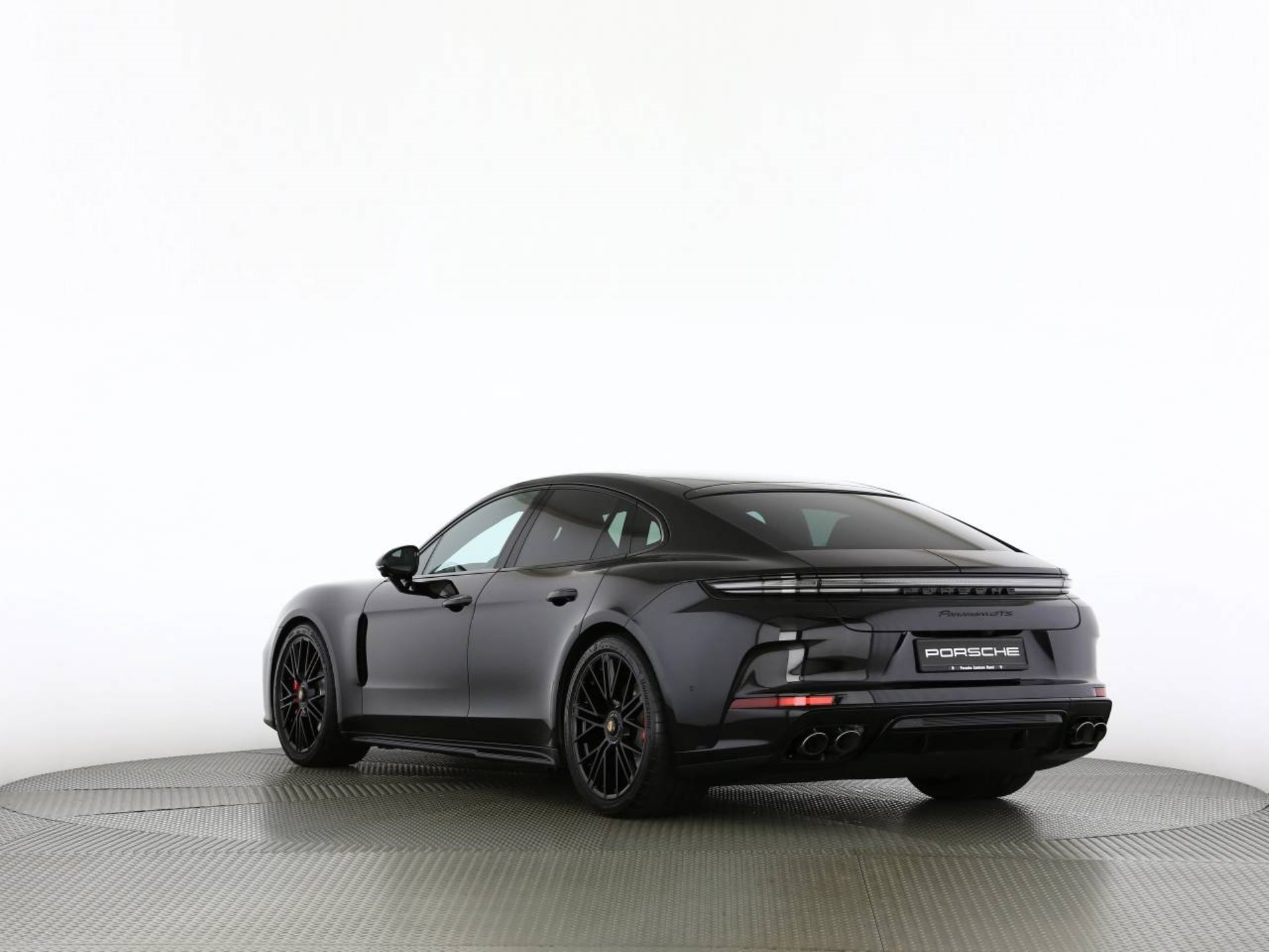 PORSCHE Panamera GTS-image-16