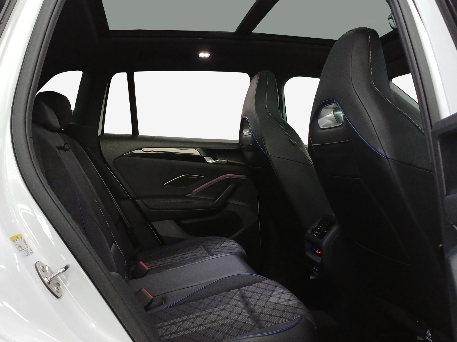 VW Tiguan 2.0 TDI SCR United 4Motion DSG-image-13