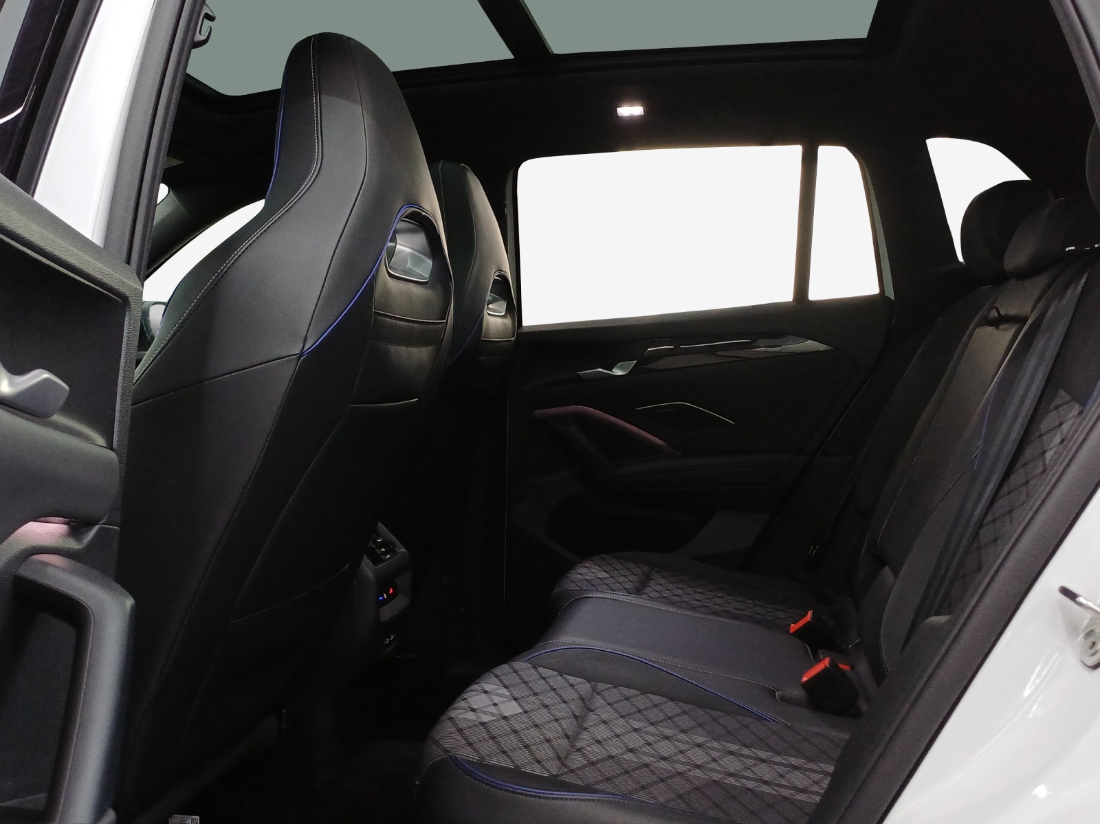 VW Tiguan 2.0 TDI SCR United 4Motion DSG-image-11