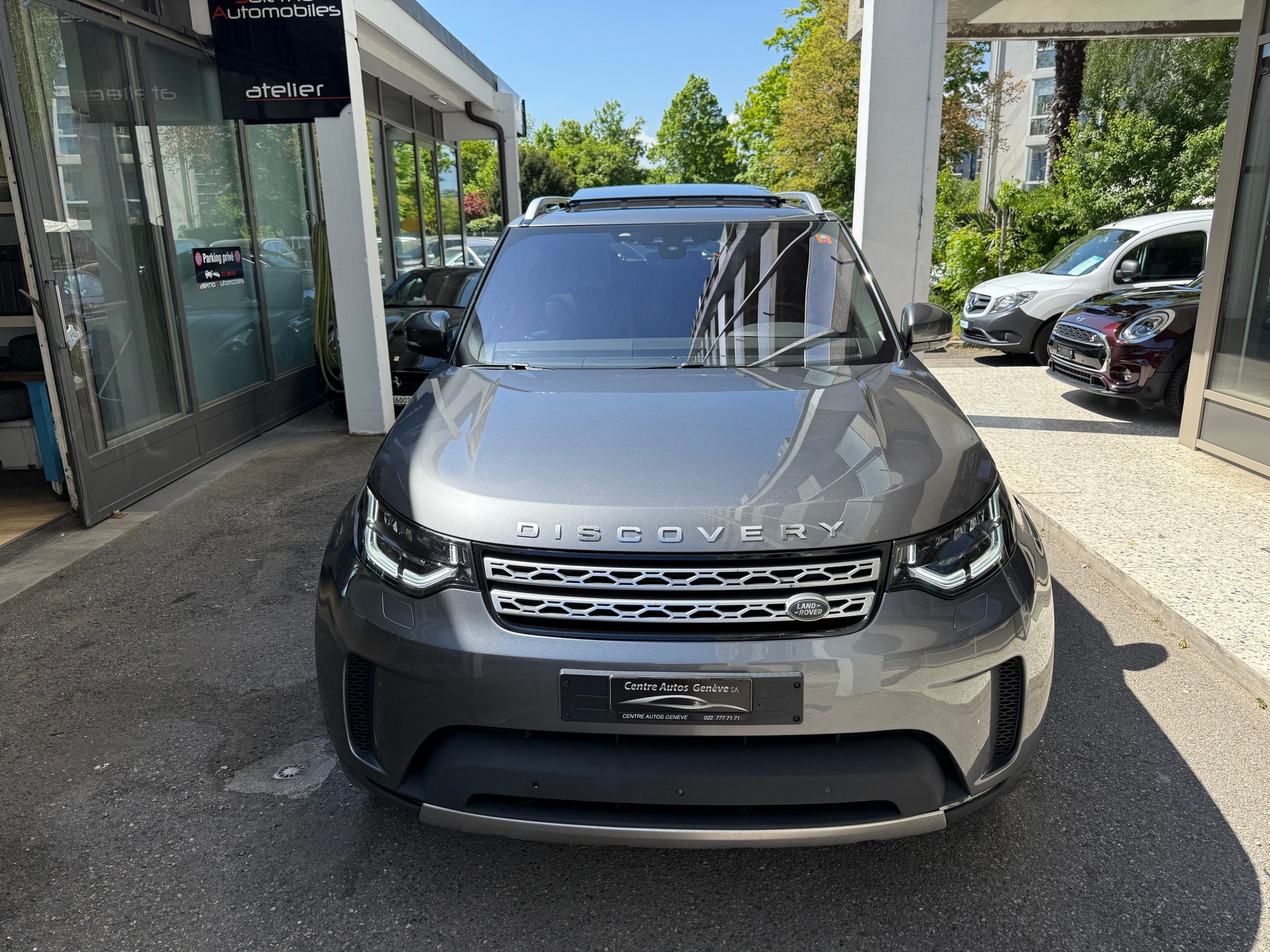 LAND ROVER Discovery 3.0 SDV6 SE Automatic-image-0