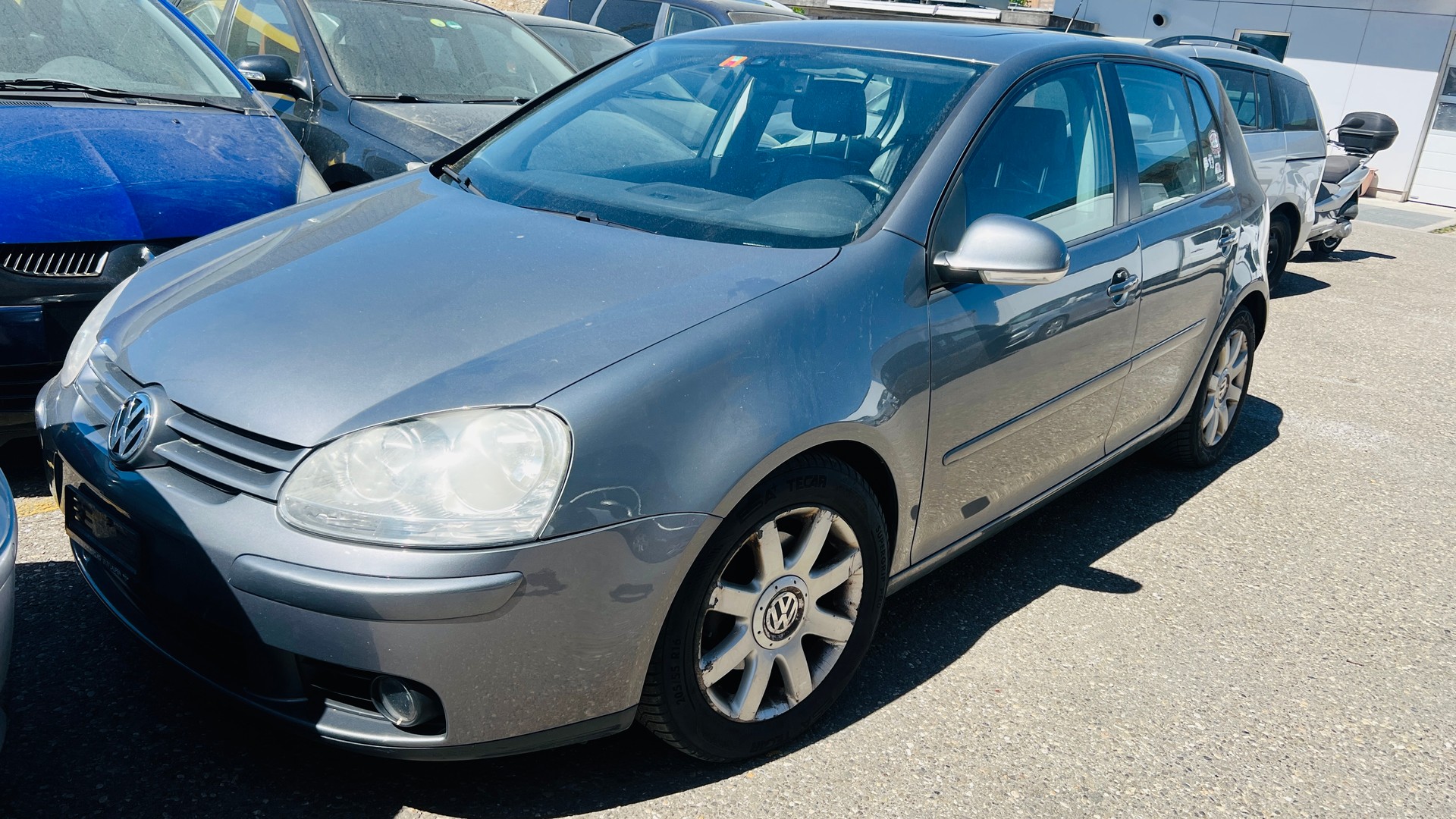 VW Golf 2.0 FSI Sportline 4Motion-image-2