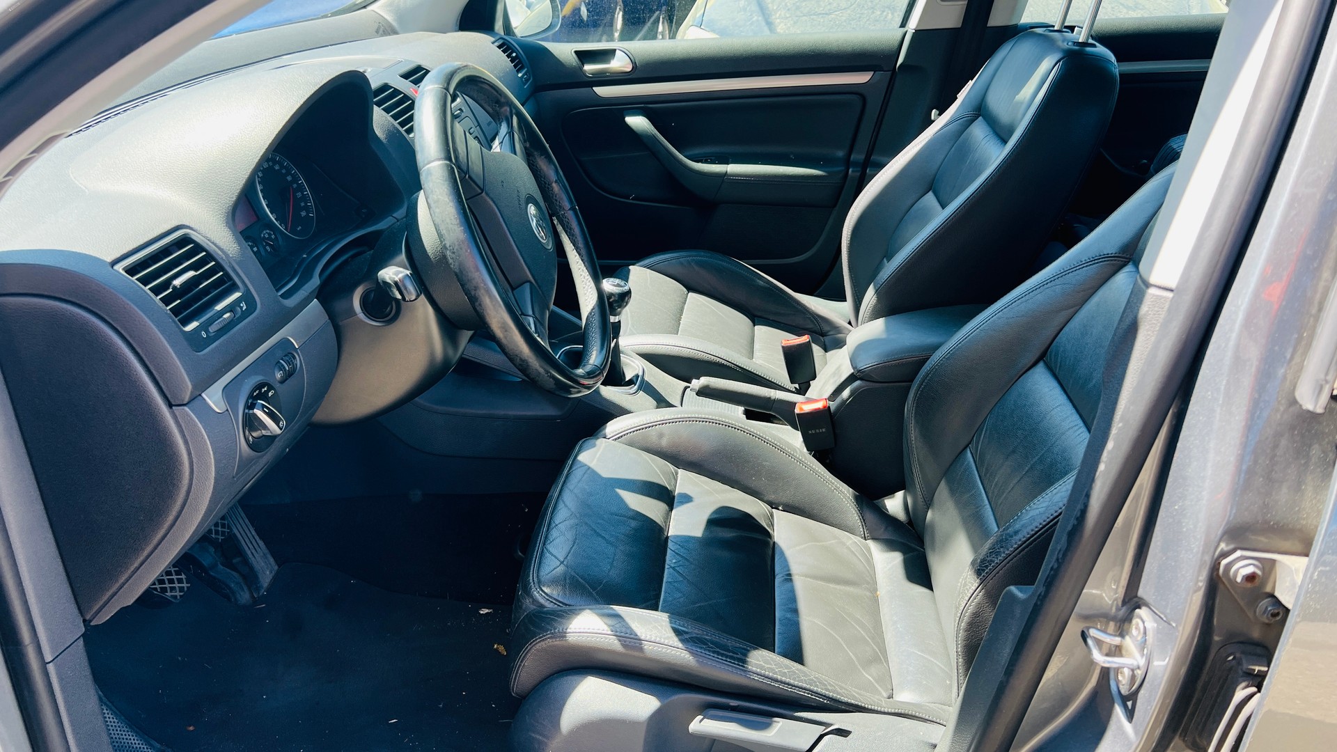 VW Golf 2.0 FSI Sportline 4Motion-image-11