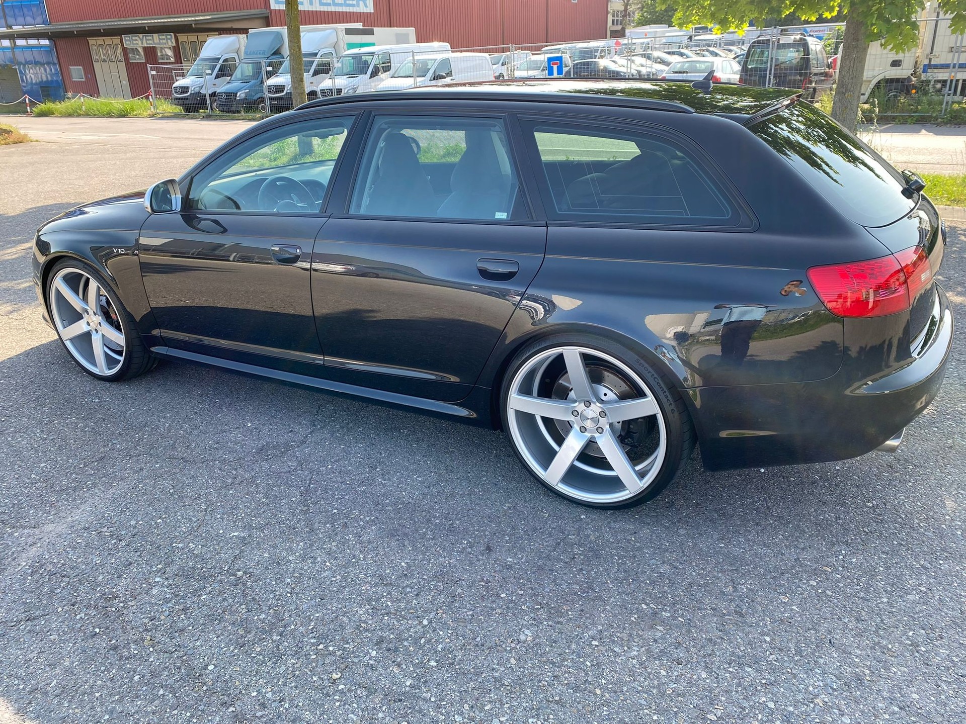 AUDI RS6 Avant 5.0 TFSI V10 quattro tiptronic-image-1
