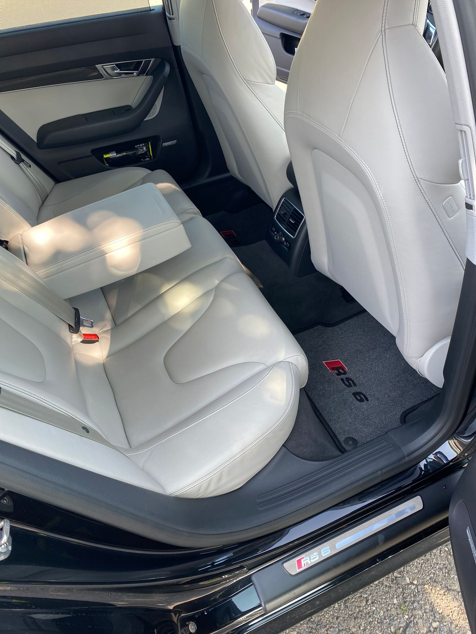 AUDI RS6 Avant 5.0 TFSI V10 quattro tiptronic-image-10