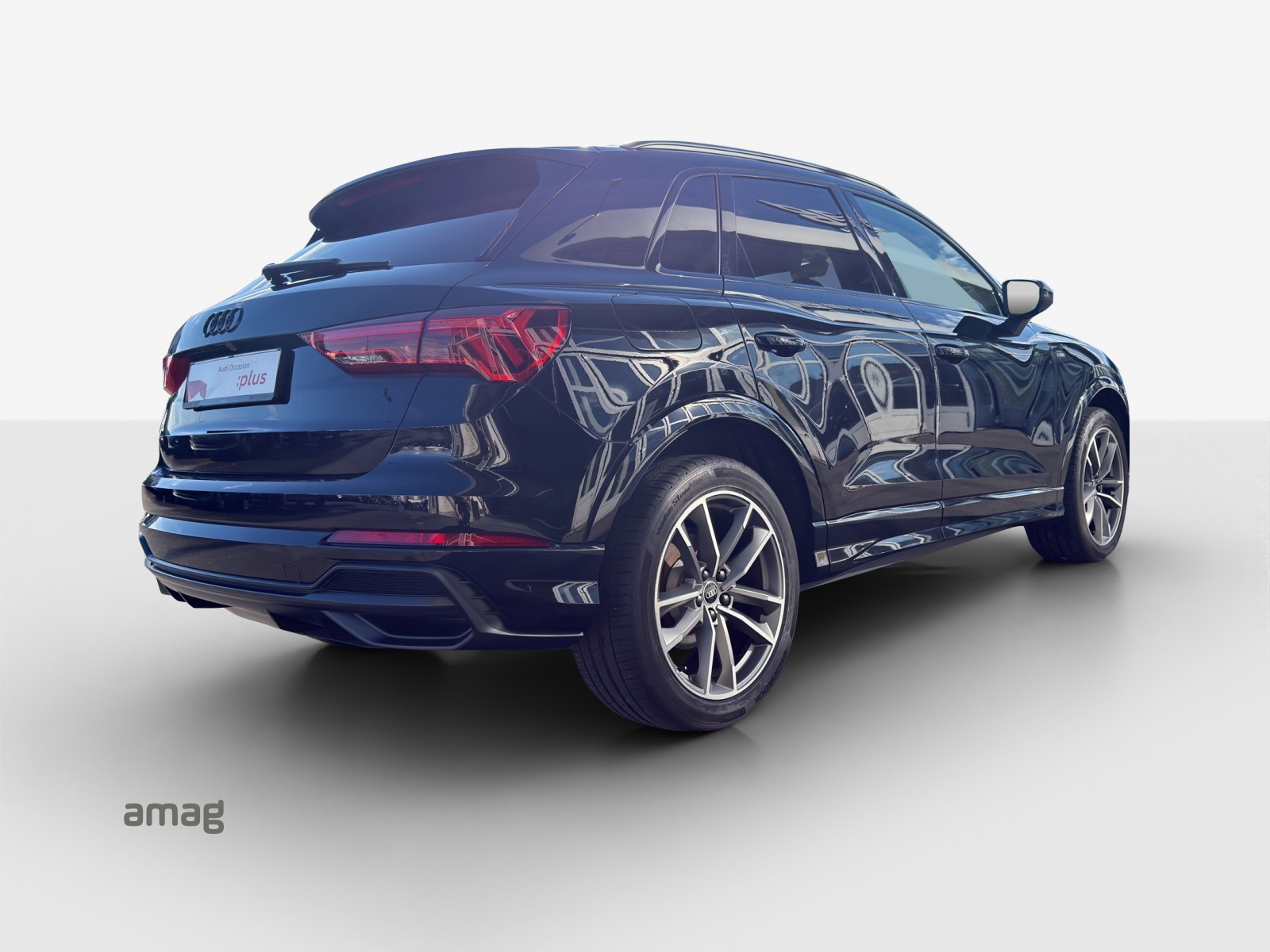 AUDI Q3 35 TFSI S line Attraction S-tronic-image-4