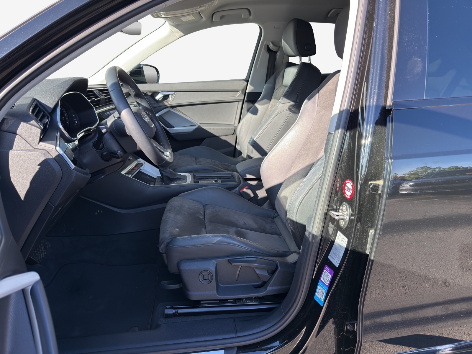 AUDI Q3 35 TFSI S line Attraction S-tronic-image-7