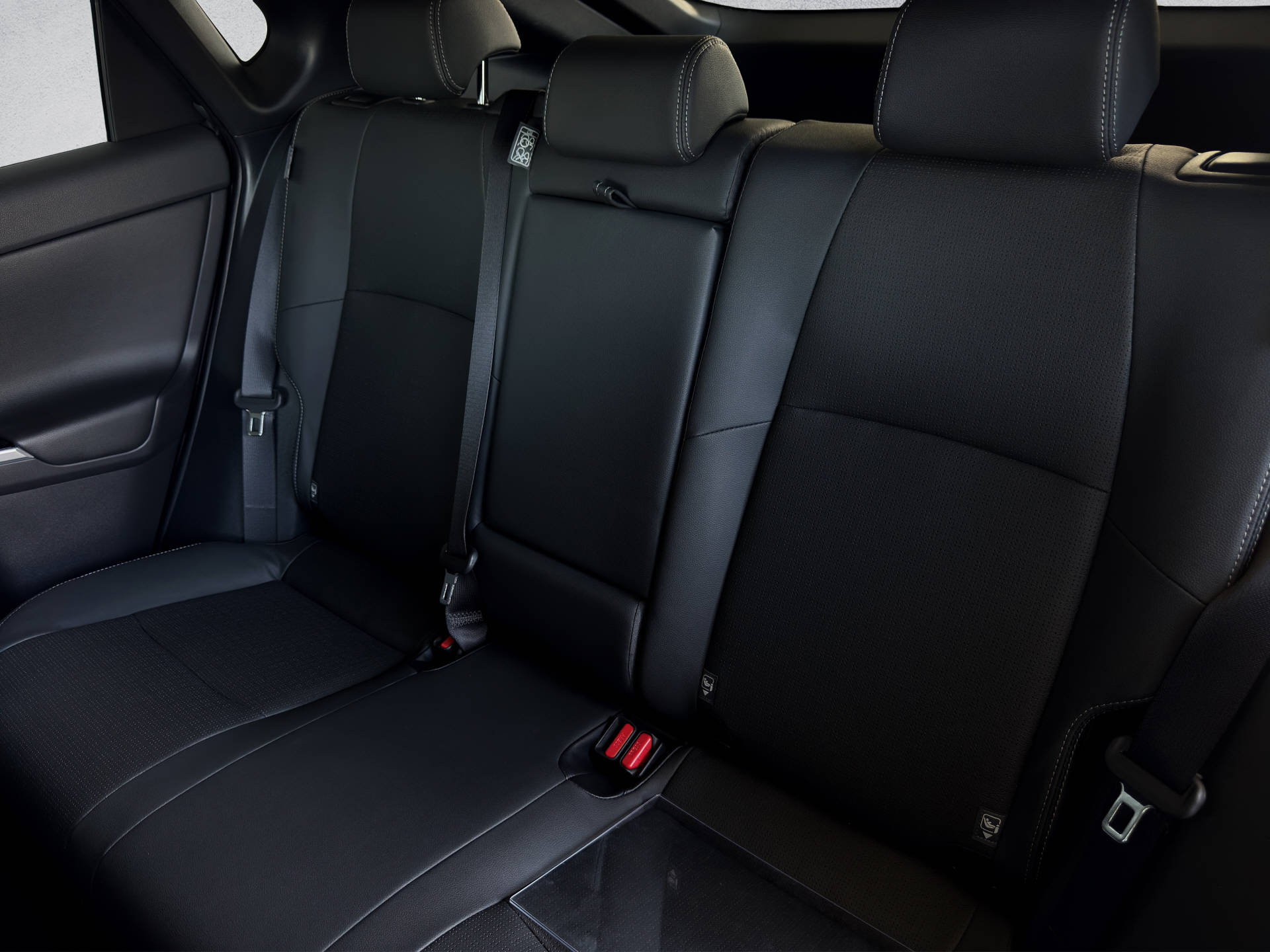 SUBARU Solterra eV Luxury AWD-image-10