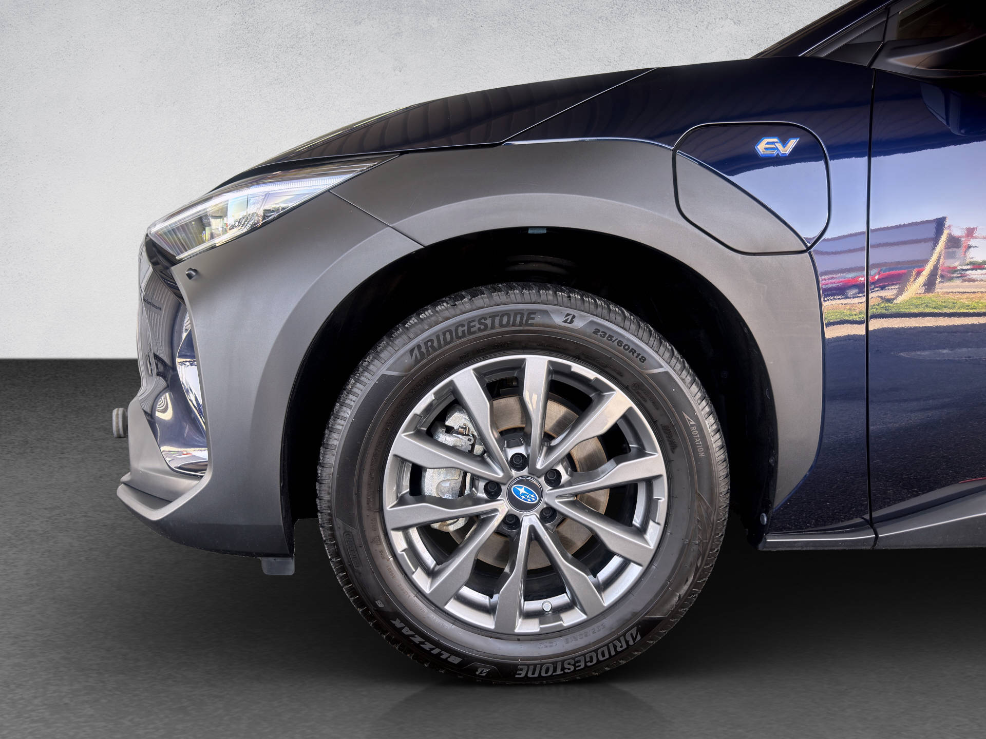 SUBARU Solterra eV Luxury AWD-image-2
