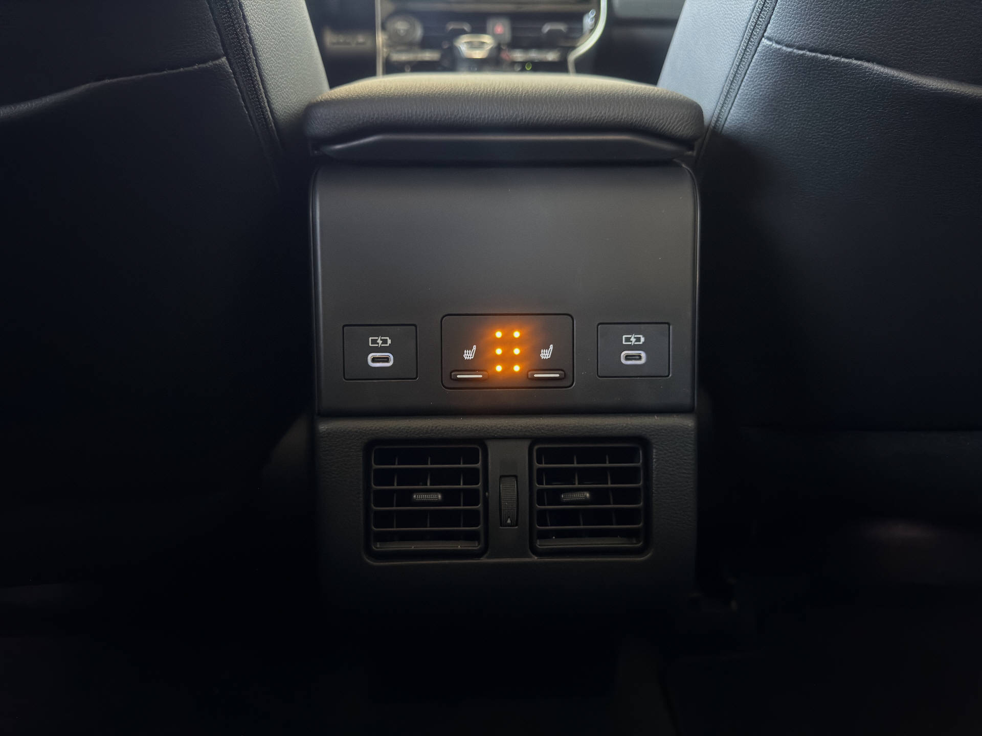SUBARU Solterra eV Luxury AWD-image-12