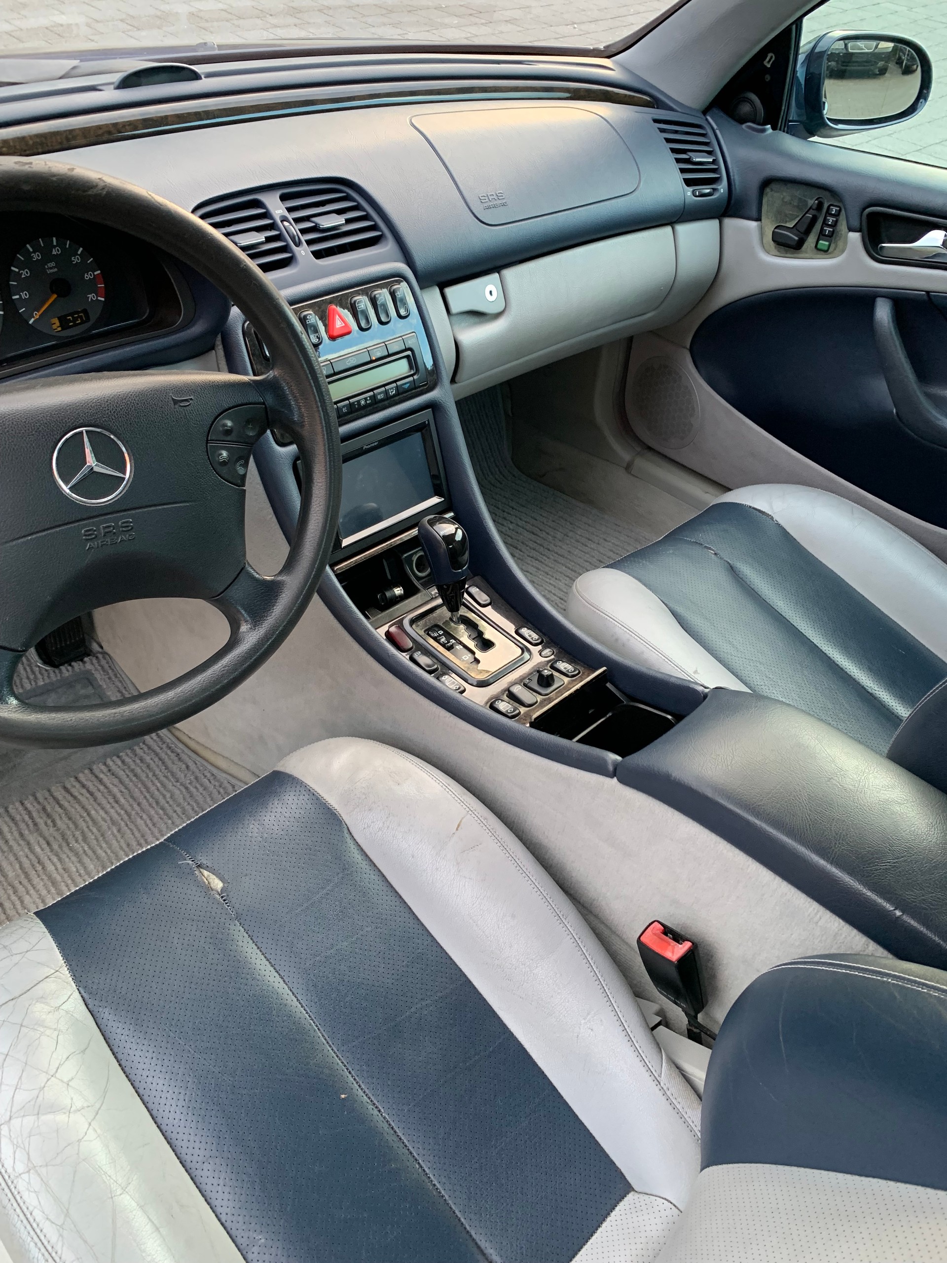 MERCEDES-BENZ CLK 320 Avantgarde Automatic-image-8