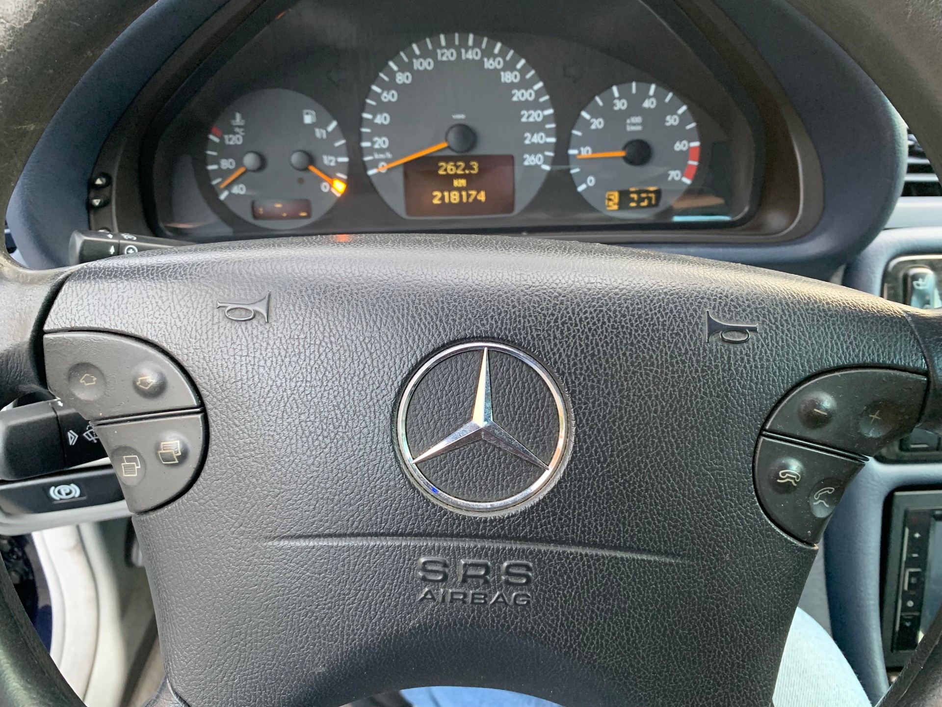 MERCEDES-BENZ CLK 320 Avantgarde Automatic-image-9