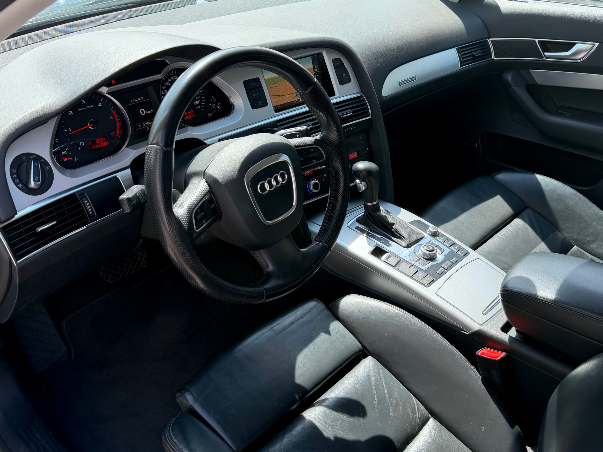 AUDI A6 Avant 3.0 V6 TDI quattro tiptronic-image-10