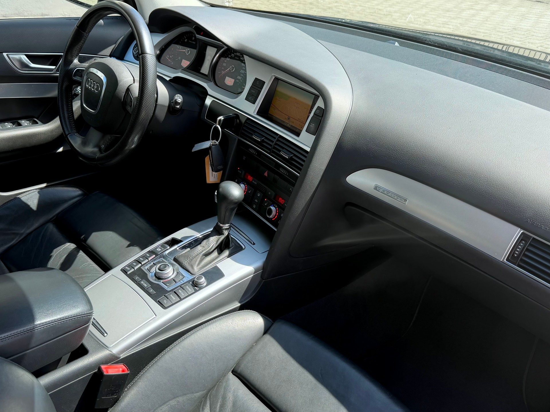 AUDI A6 Avant 3.0 V6 TDI quattro tiptronic-image-13