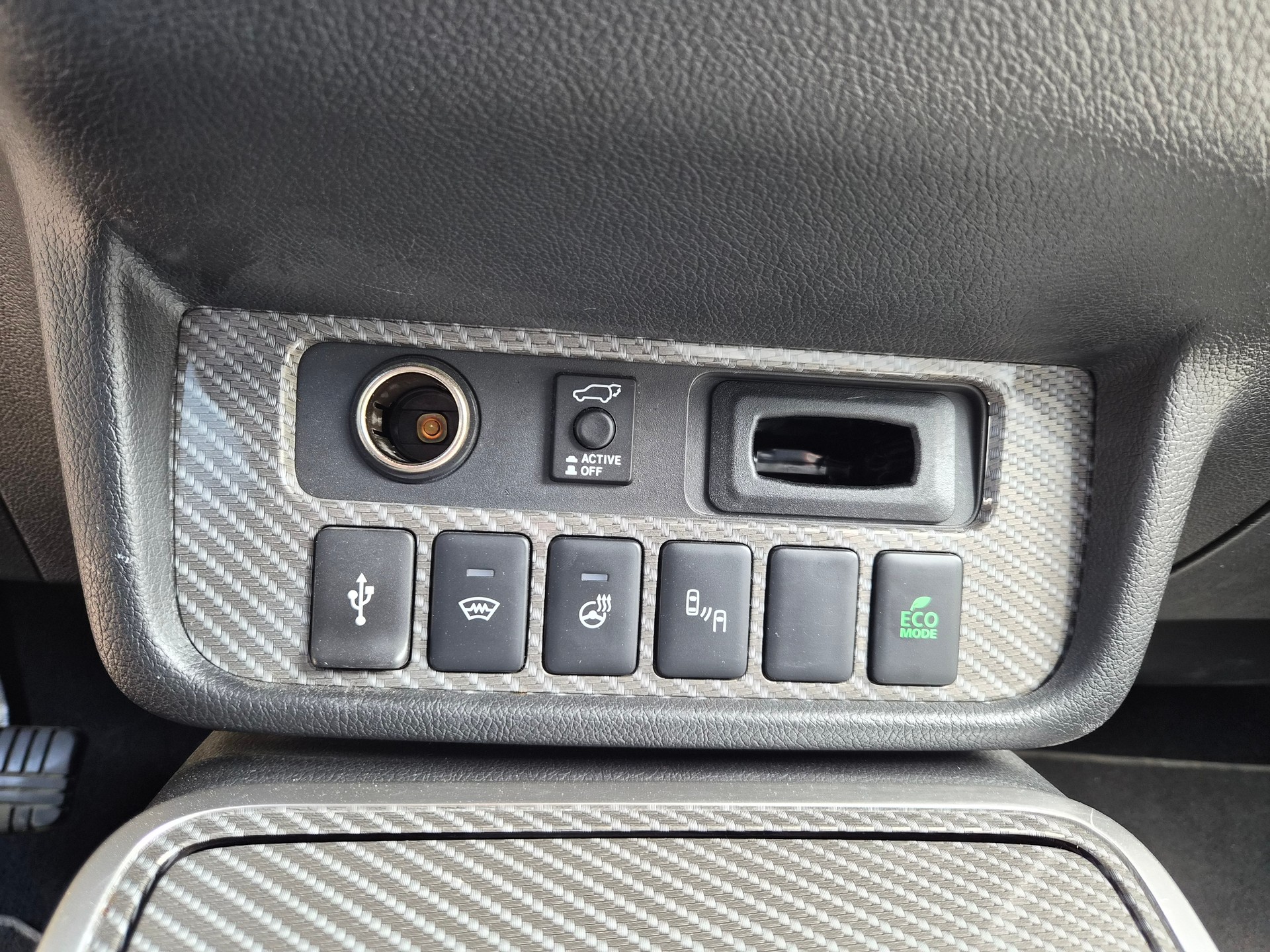 MITSUBISHI Outlander 2.4 PHEV Diamond 4WD Automatic-image-14