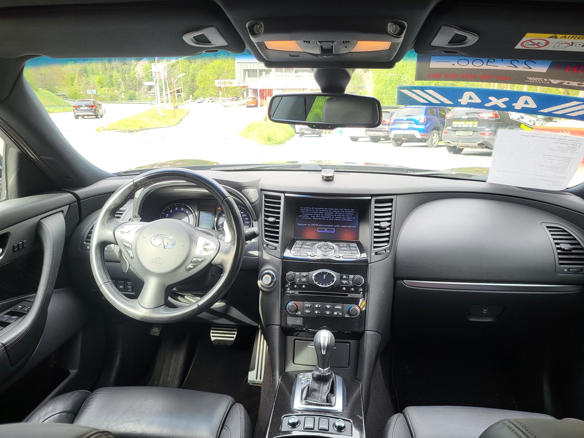 INFINITI QX70 3.7 GT Premium AWD Automatic-image-4