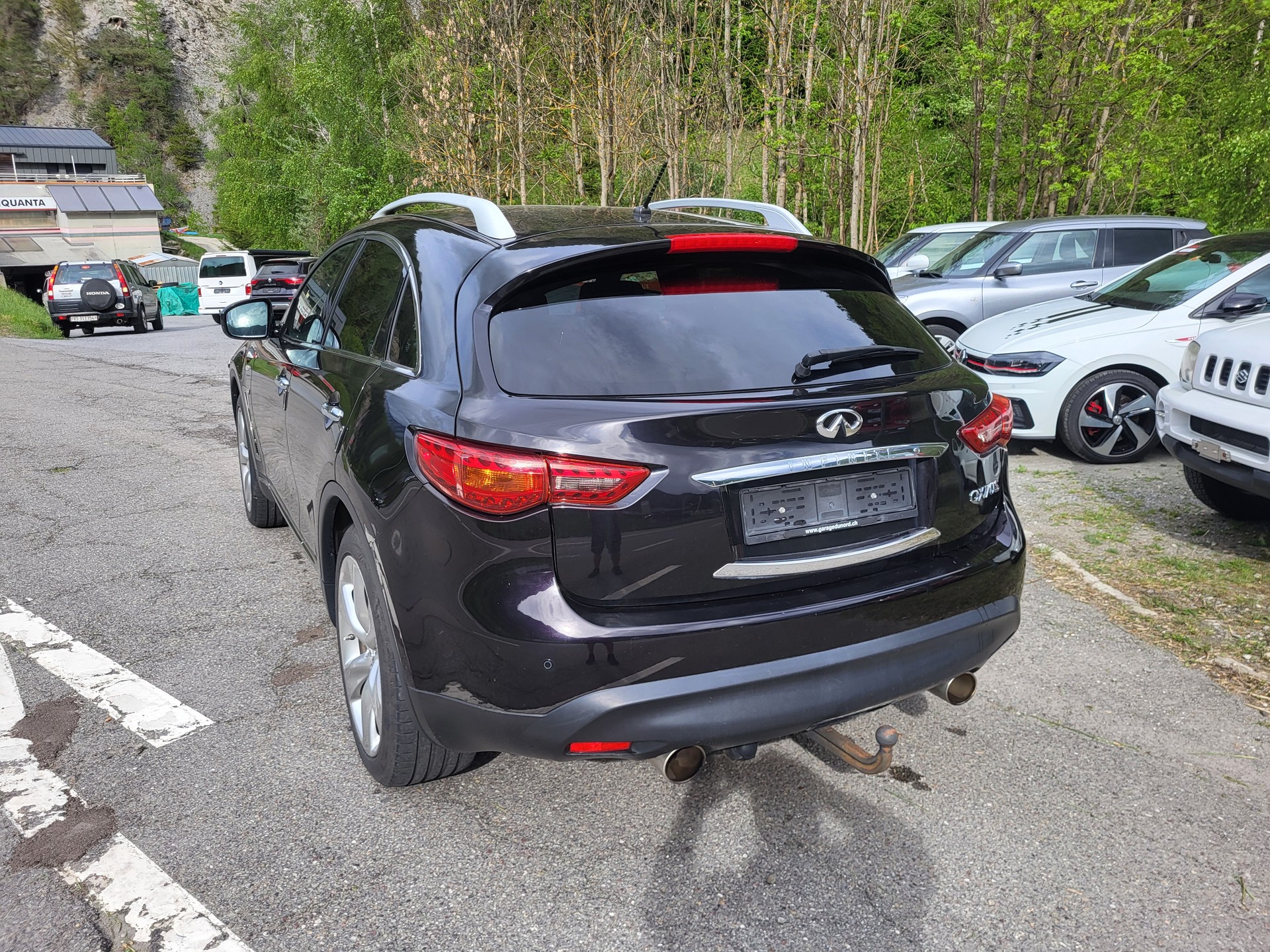 INFINITI QX70 3.7 GT Premium AWD Automatic-image-2