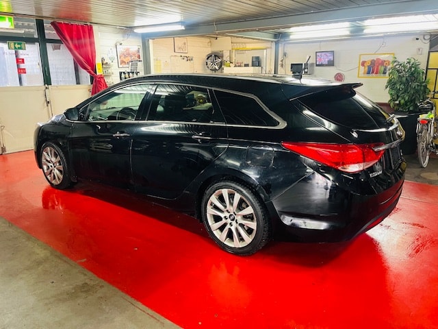 HYUNDAI i40 Wagon 1.7 CRDI Style-image-1