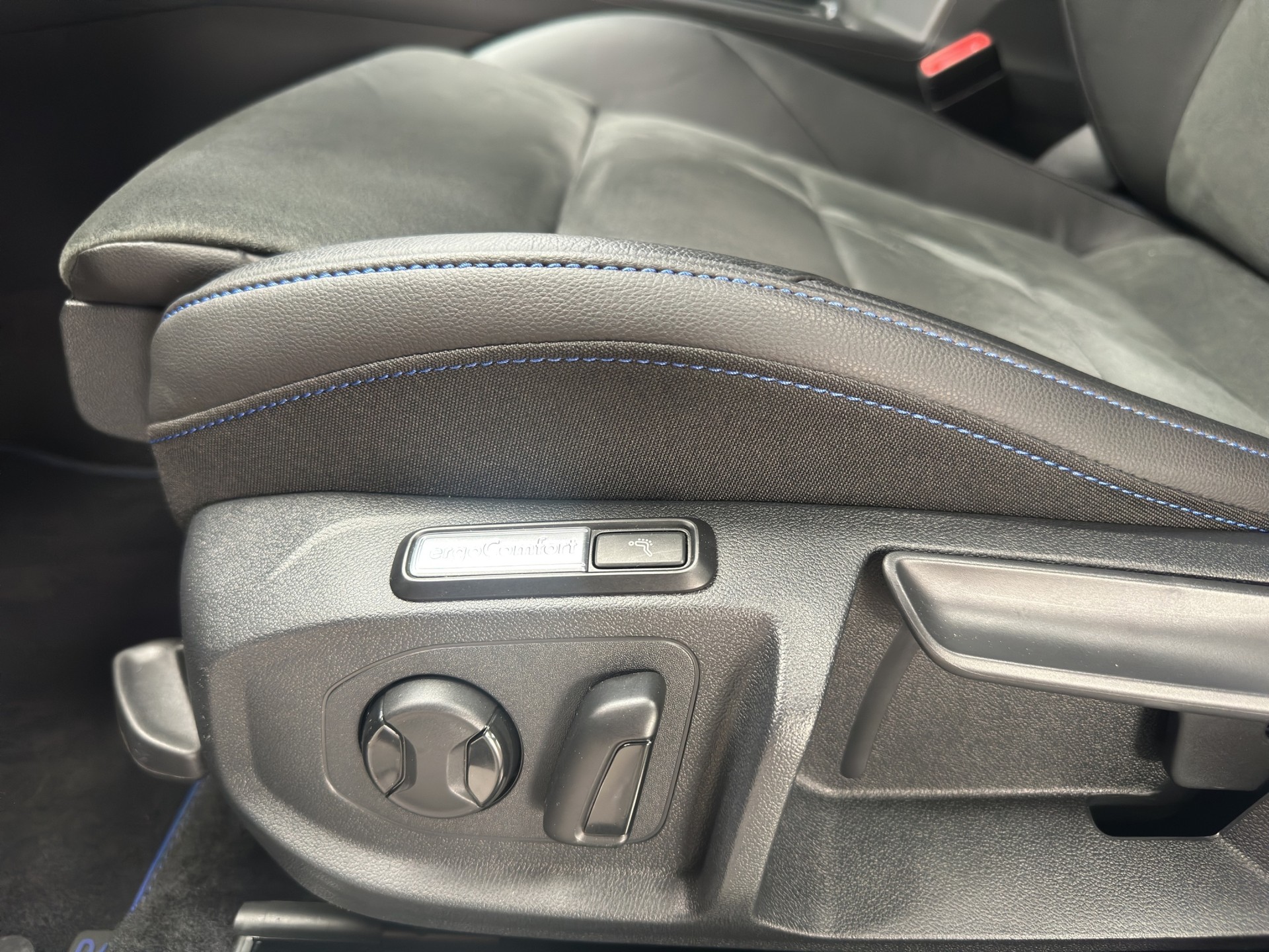 VW Arteon R SB 2.0 TSI 4Motion DSG-image-7