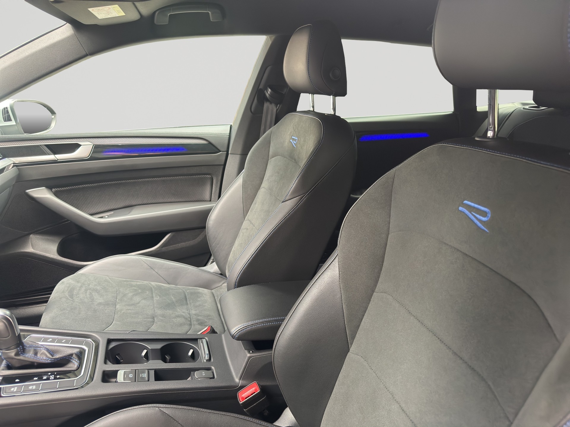 VW Arteon R SB 2.0 TSI 4Motion DSG-image-5