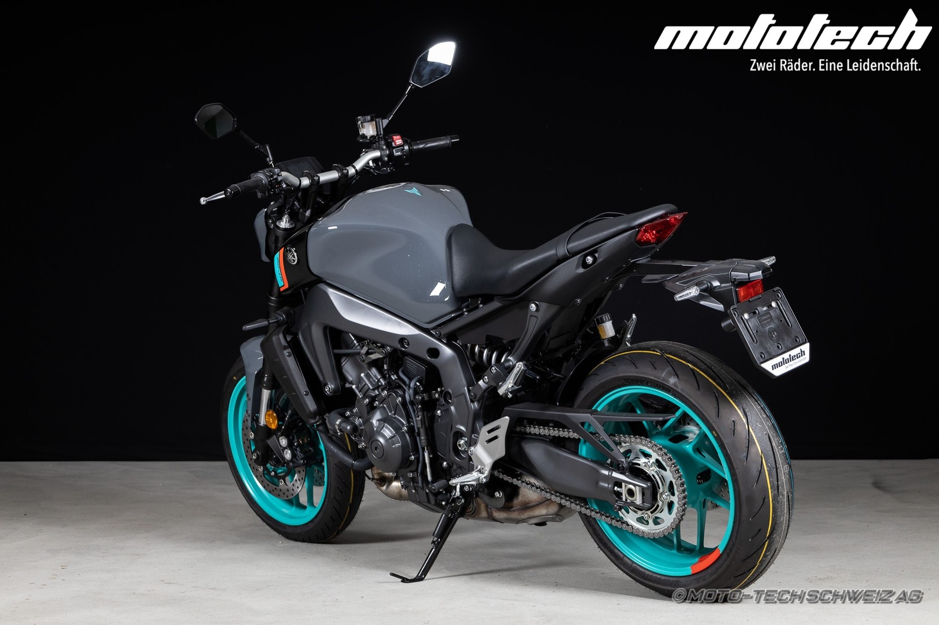 YAMAHA MT-09-showroom-element-3