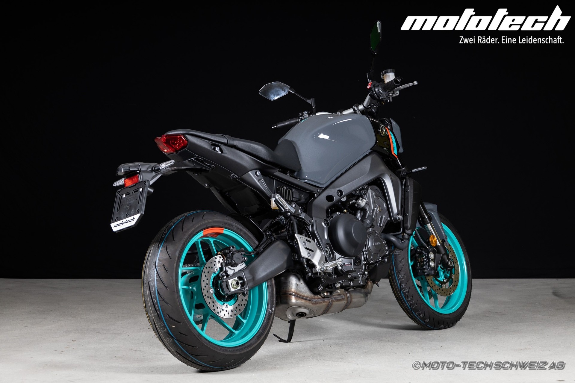 YAMAHA MT-09-showroom-element-2