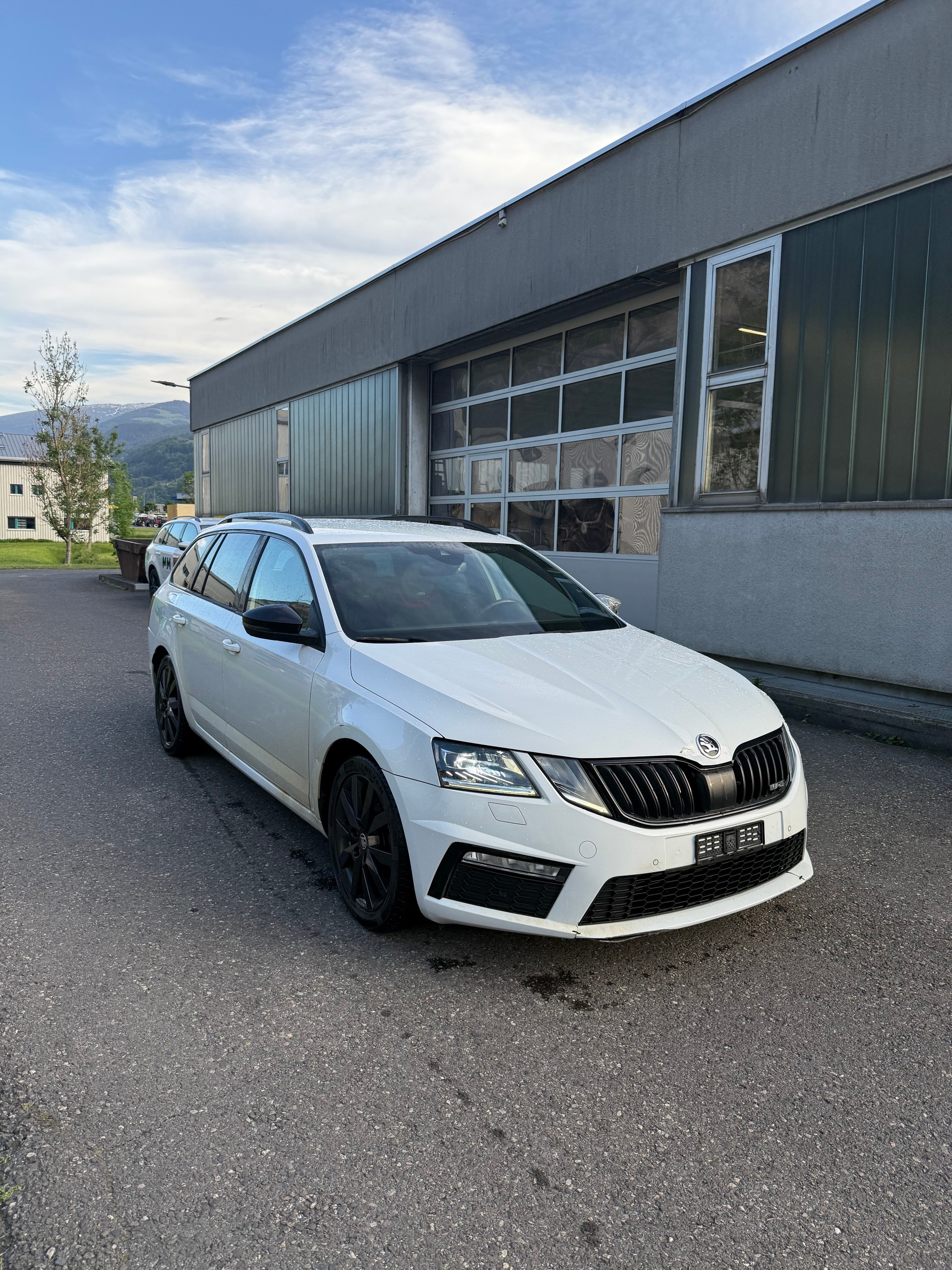 SKODA Octavia Combi 2.0 TDI RS Prag 4x4 DSG-showroom-element-2