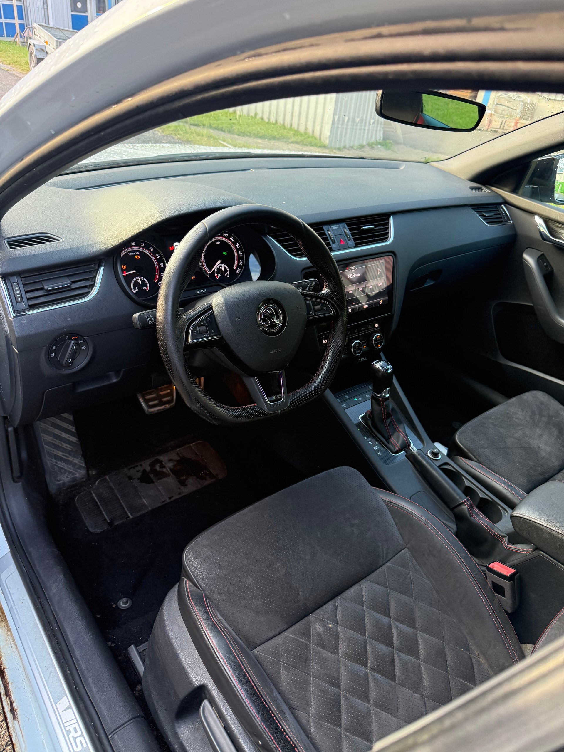 SKODA Octavia Combi 2.0 TDI RS Prag 4x4 DSG-image-4