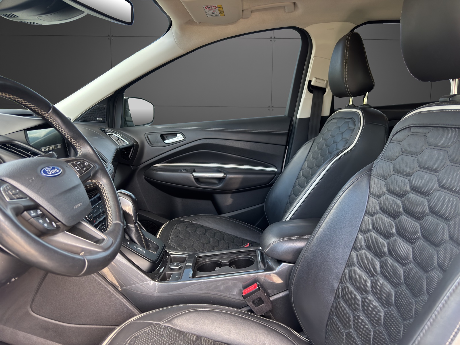 FORD Kuga 1.5 SCTi Vignale 4WD Automatic-image-2