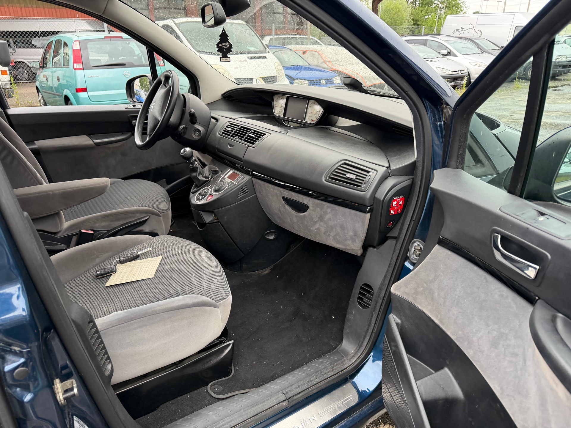 CITROEN C8 2.0 16V HDi Attraction-image-12