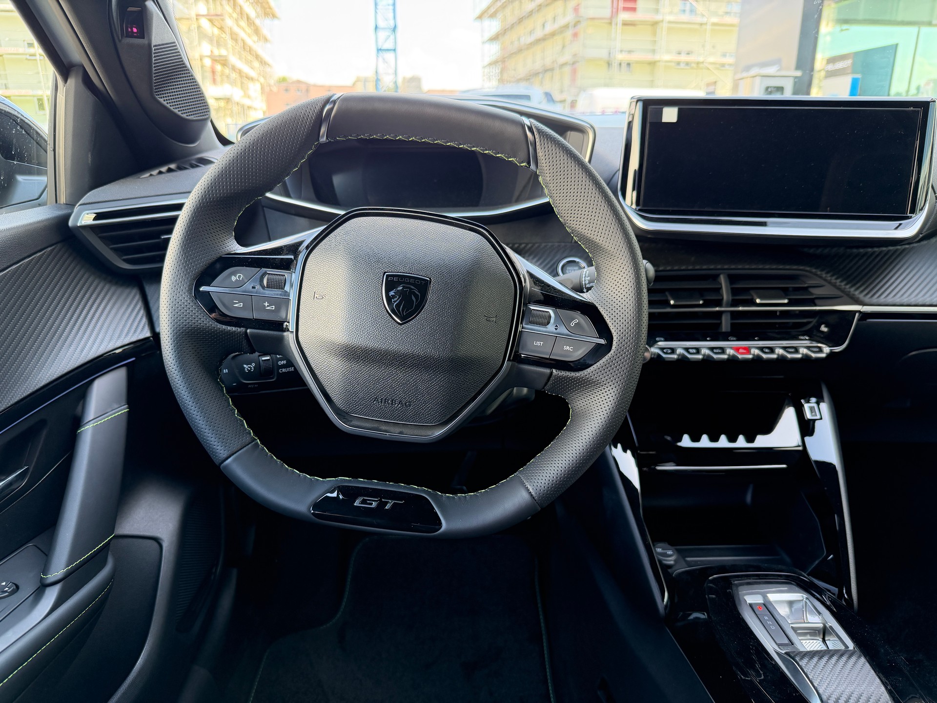 PEUGEOT 208 1.2 Hybrid 145 GT-image-10