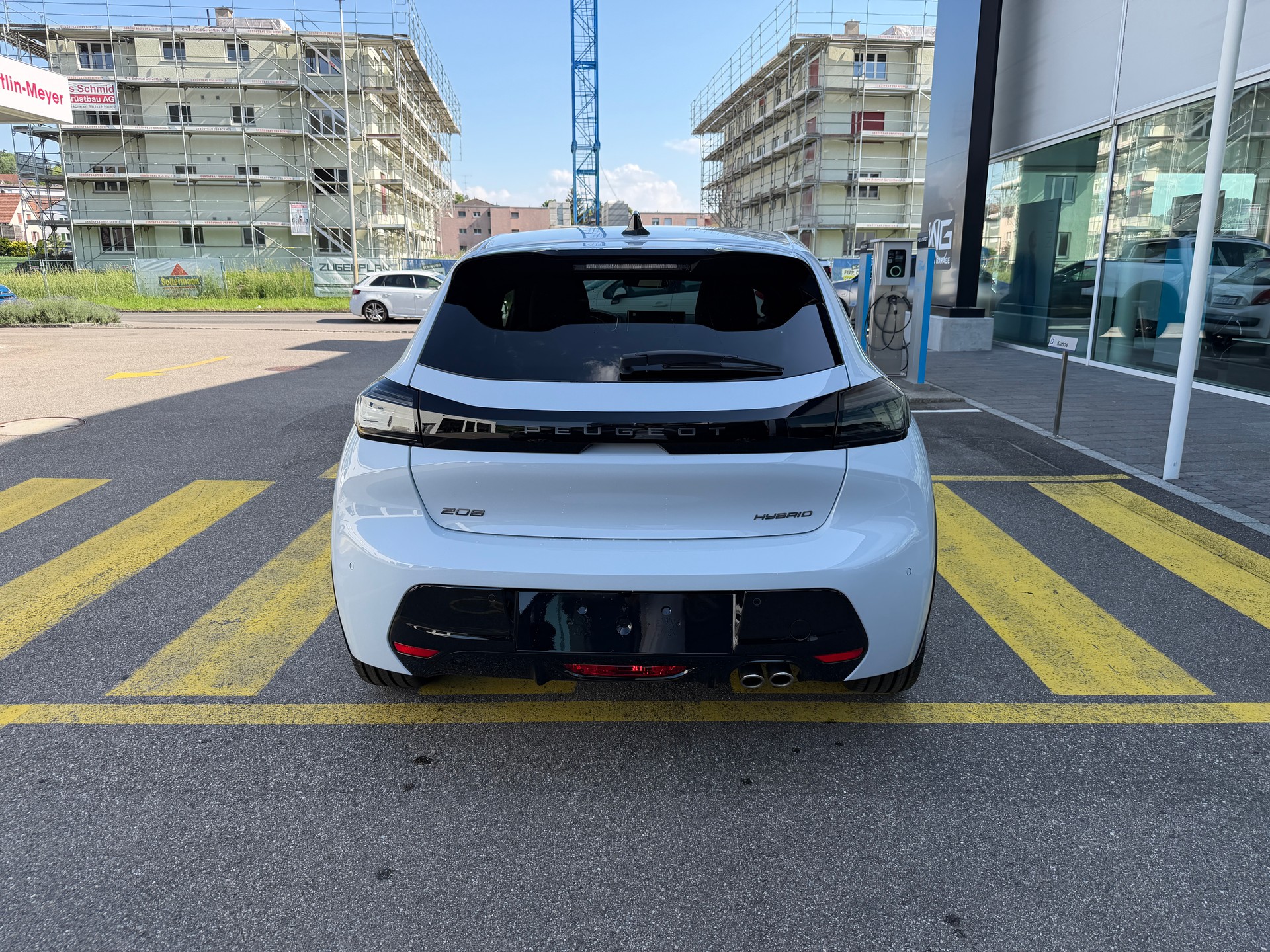 PEUGEOT 208 1.2 Hybrid 145 GT-image-2