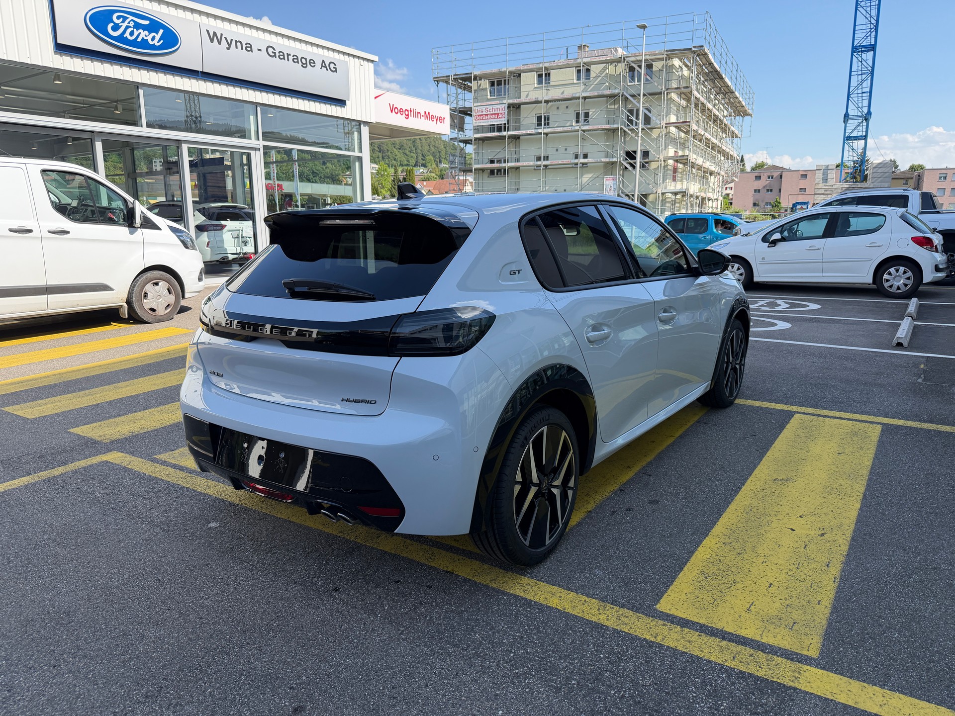 PEUGEOT 208 1.2 Hybrid 145 GT-image-3