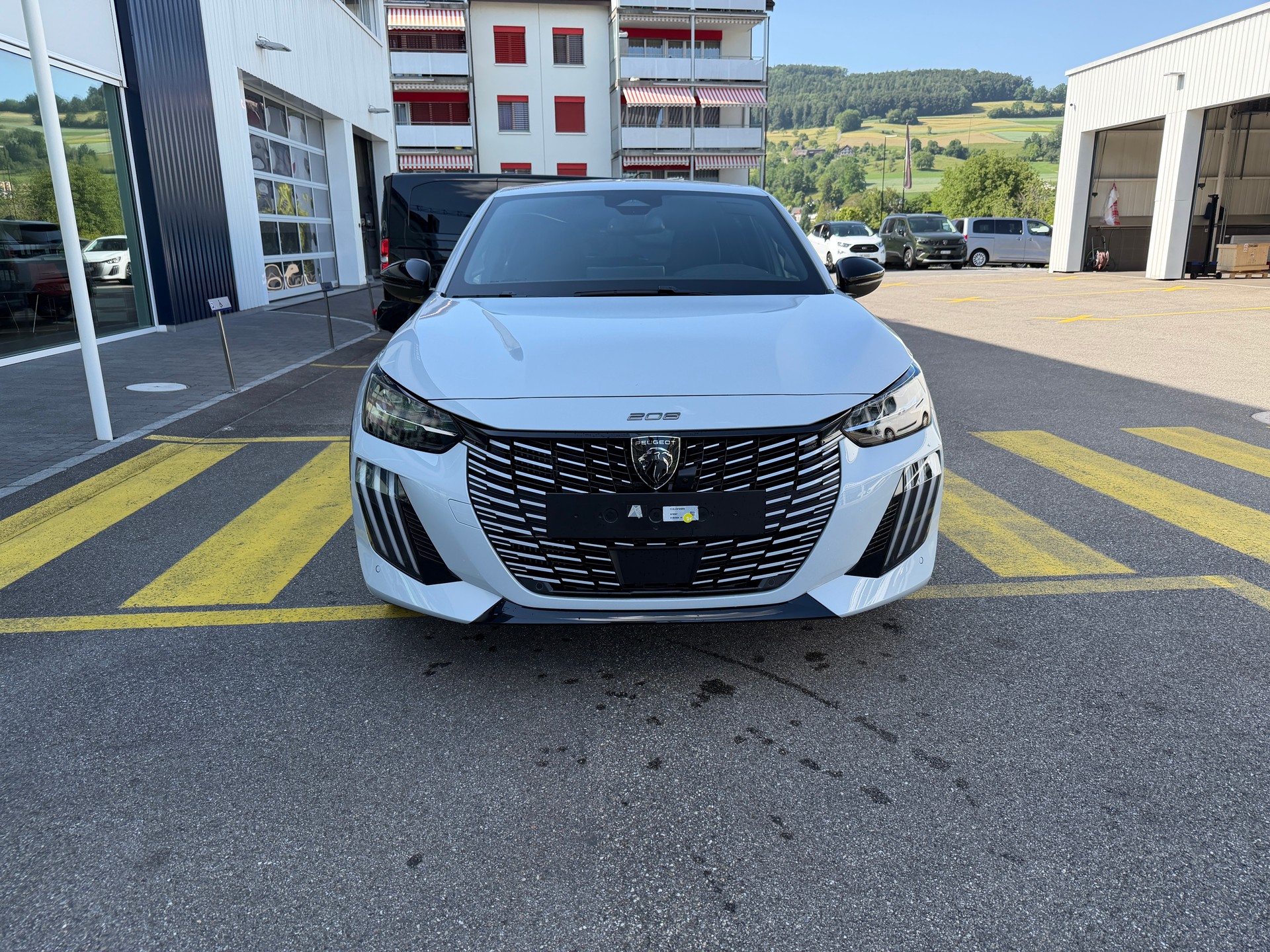 PEUGEOT 208 1.2 Hybrid 145 GT-image-6