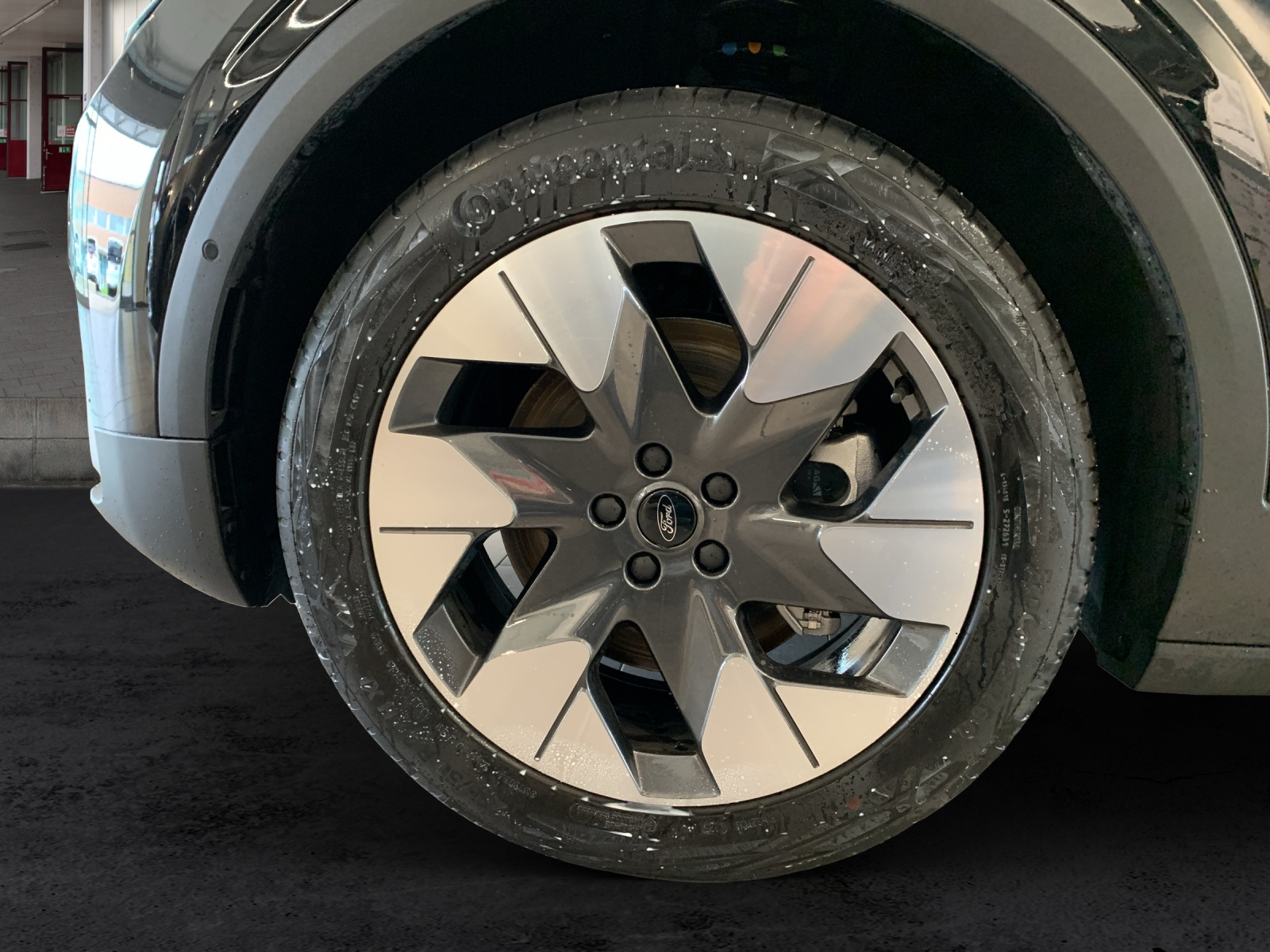 FORD Explorer Extended Range Premium AWD-image-11