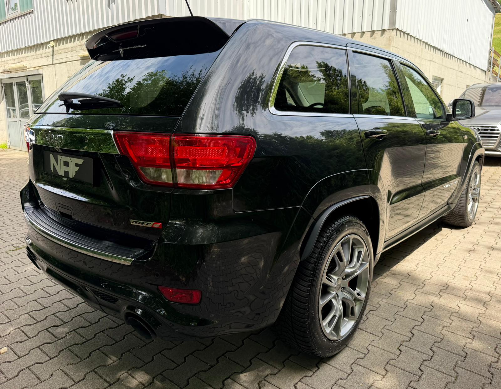 JEEP Grand Cherokee 6.4 SRT8 Automatic-image-4