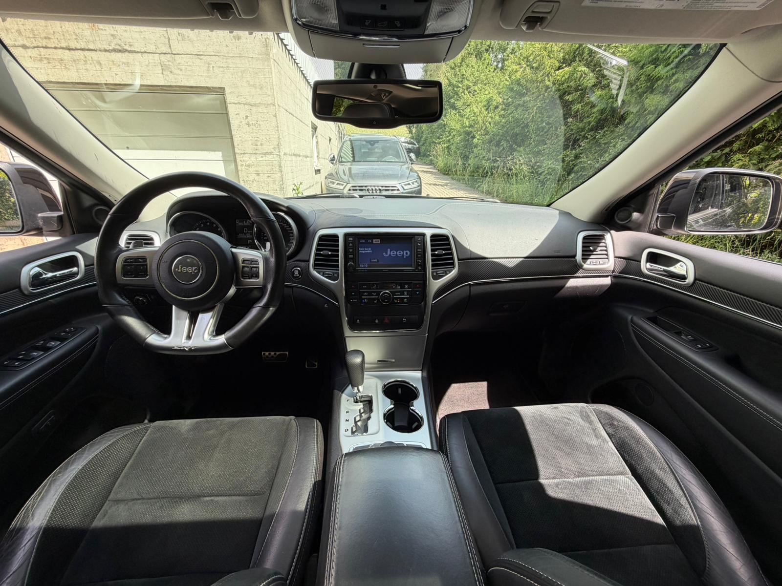 JEEP Grand Cherokee 6.4 SRT8 Automatic-image-21