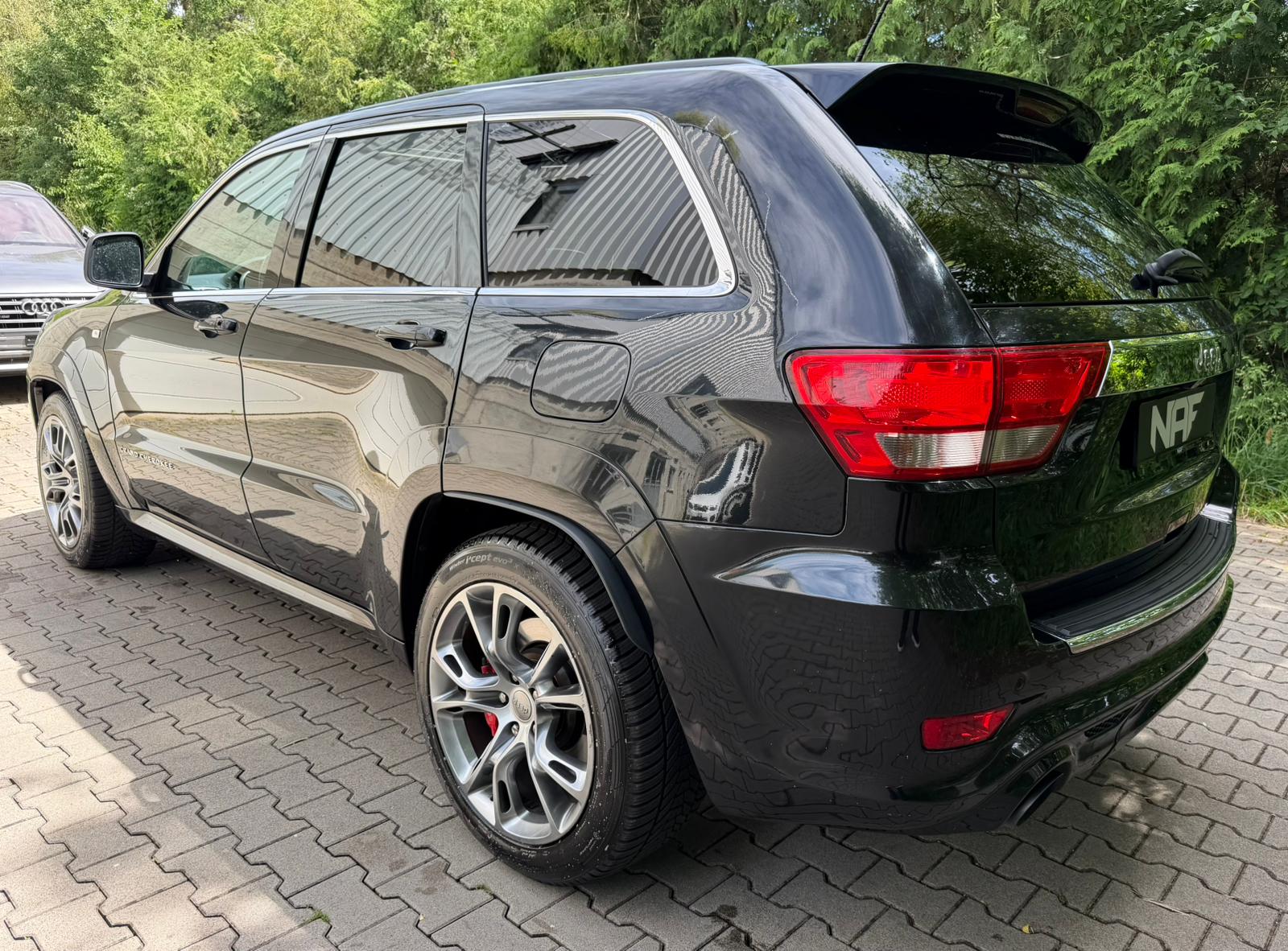 JEEP Grand Cherokee 6.4 SRT8 Automatic-image-2