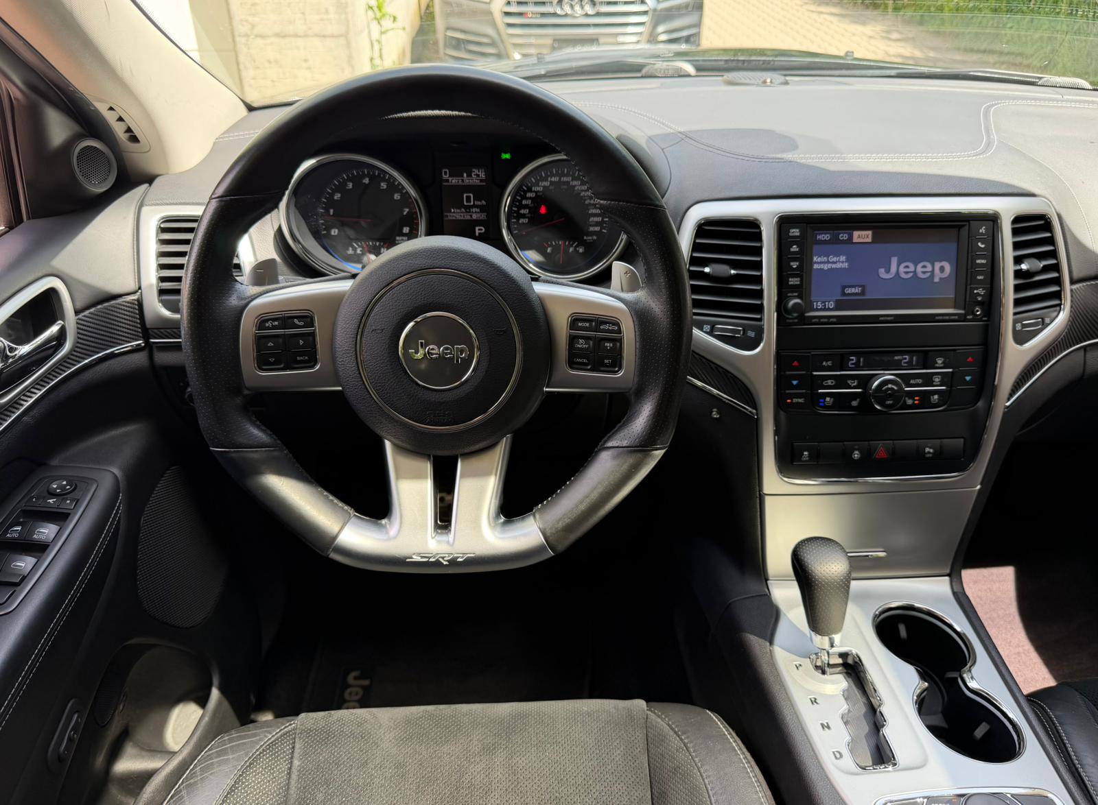 JEEP Grand Cherokee 6.4 SRT8 Automatic-image-22