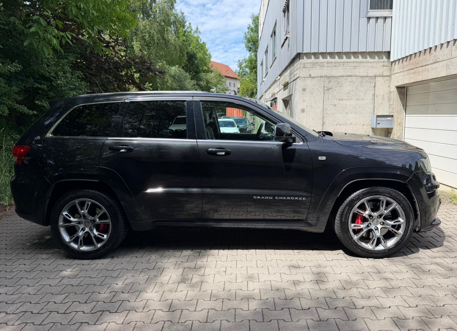 JEEP Grand Cherokee 6.4 SRT8 Automatic-image-5