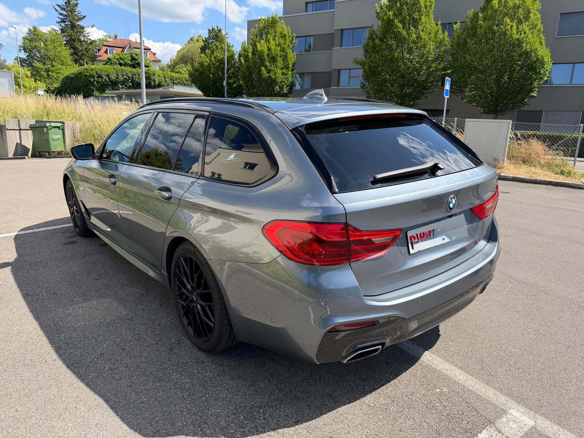 BMW 530d xDrive-image-3