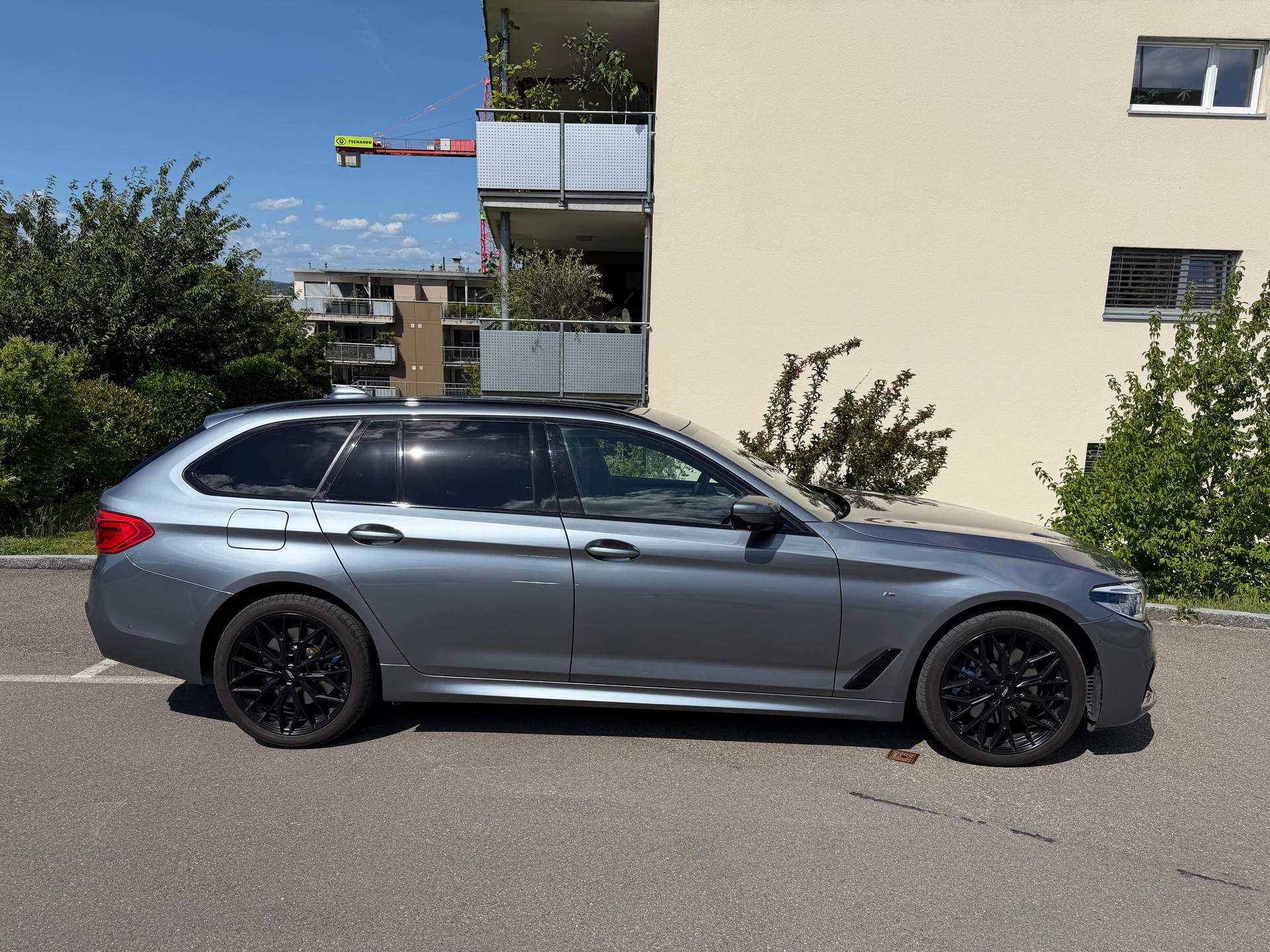 BMW 530d xDrive-image-2
