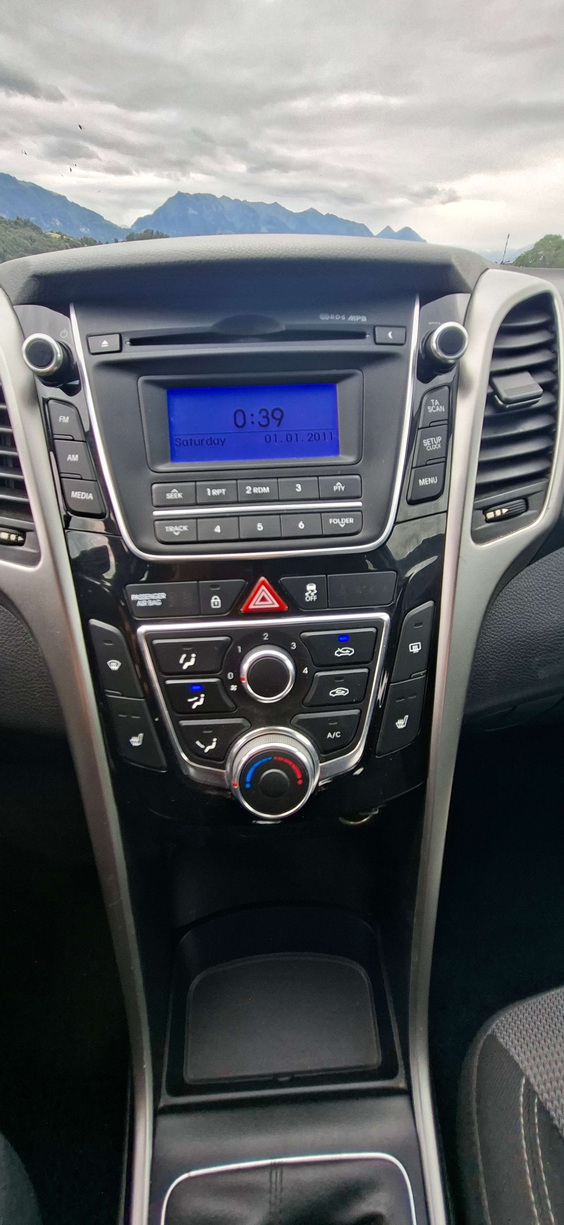 HYUNDAI i30 1.4 Comfort-image-6