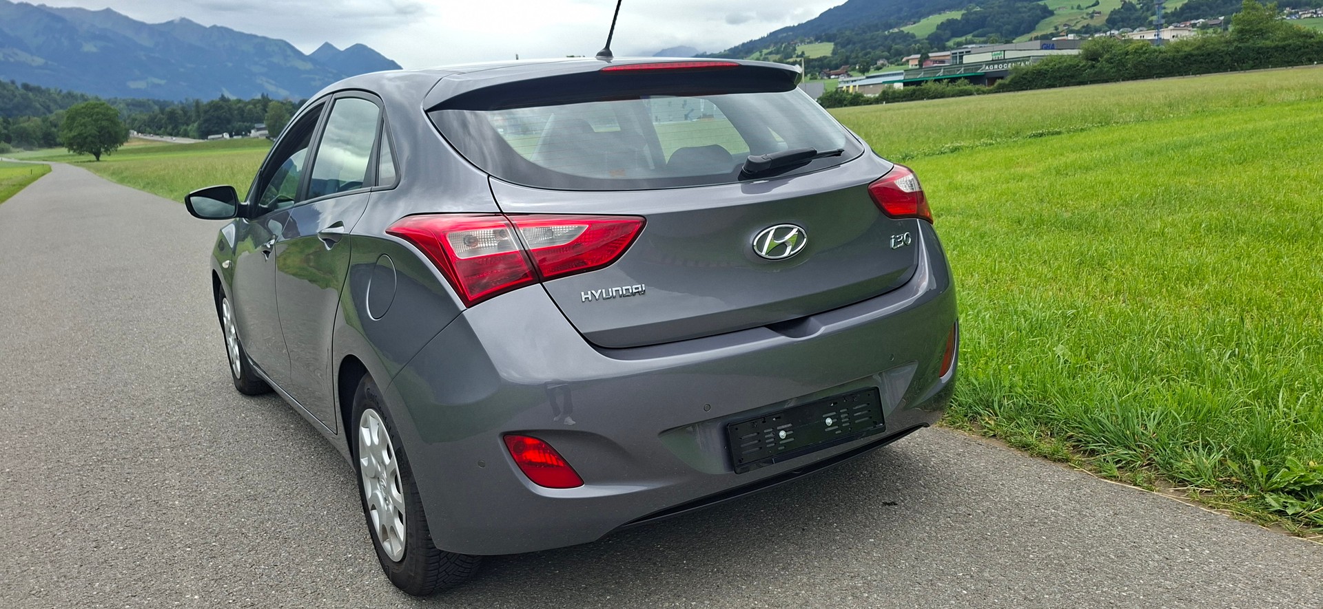 HYUNDAI i30 1.4 Comfort-image-2
