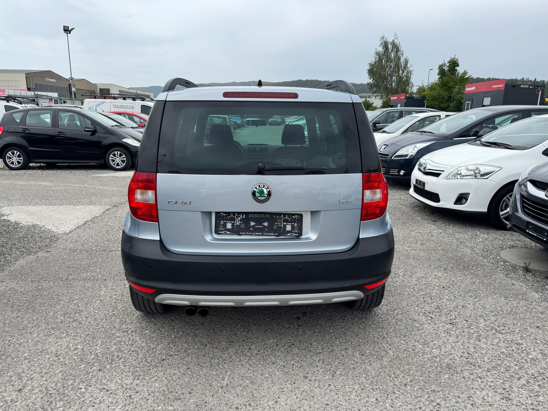 SKODA Yeti 1.8 TSI Entry 4x4-image-3